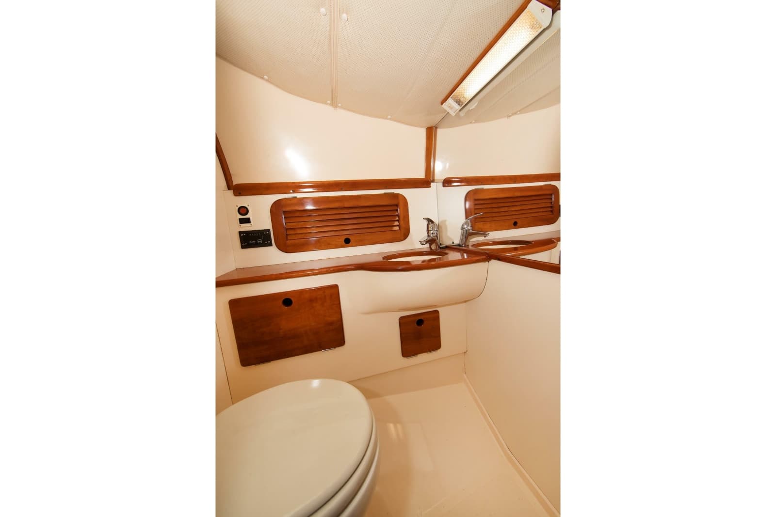 1997 Hinckley Runabout 29