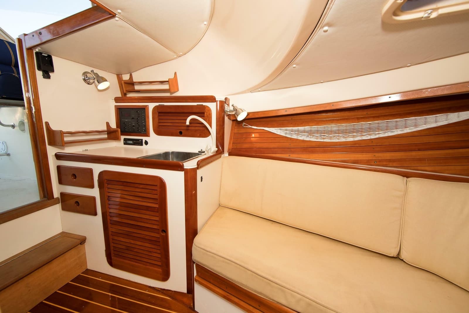 1997 Hinckley Runabout 29