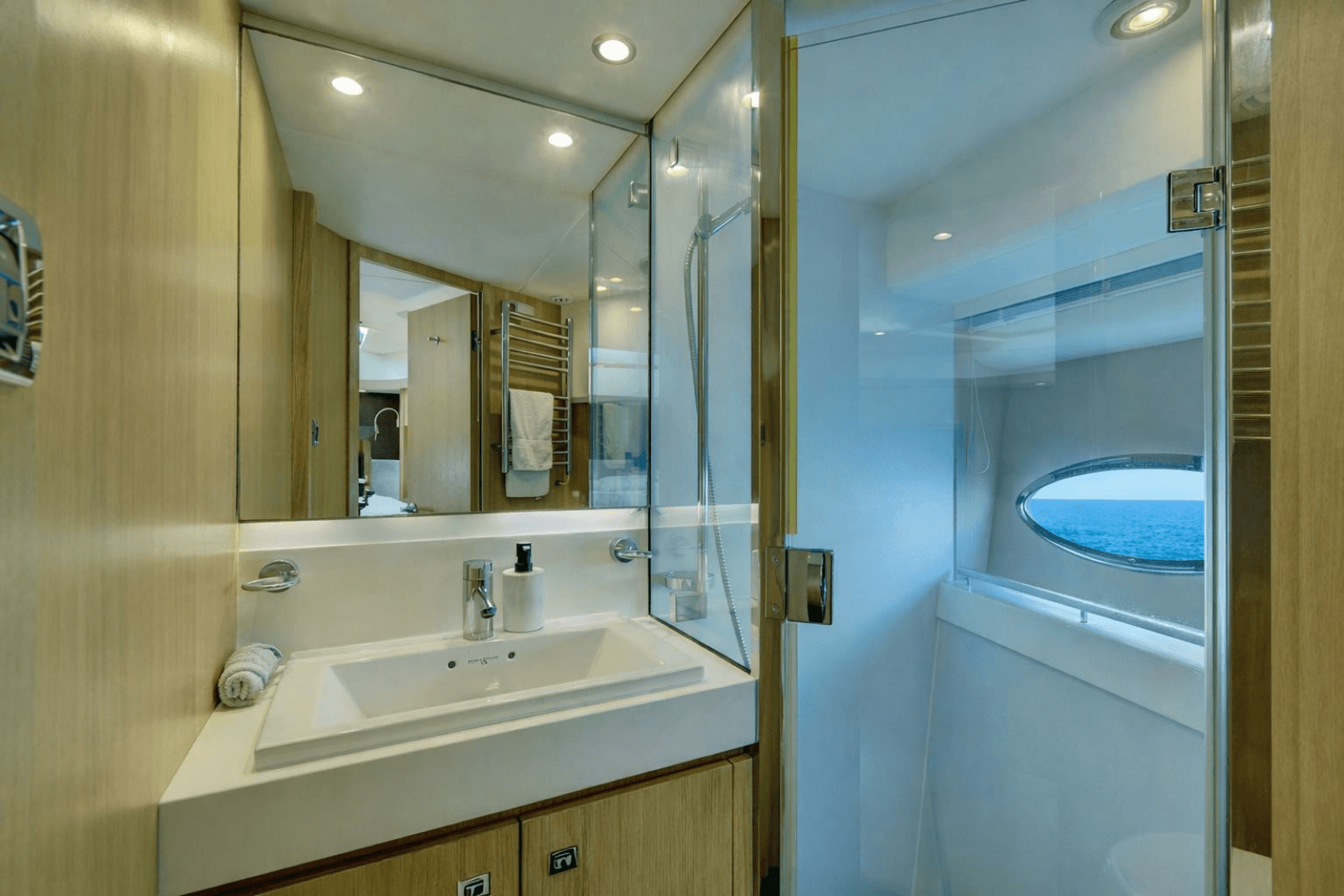 2014 Princess Yachts 