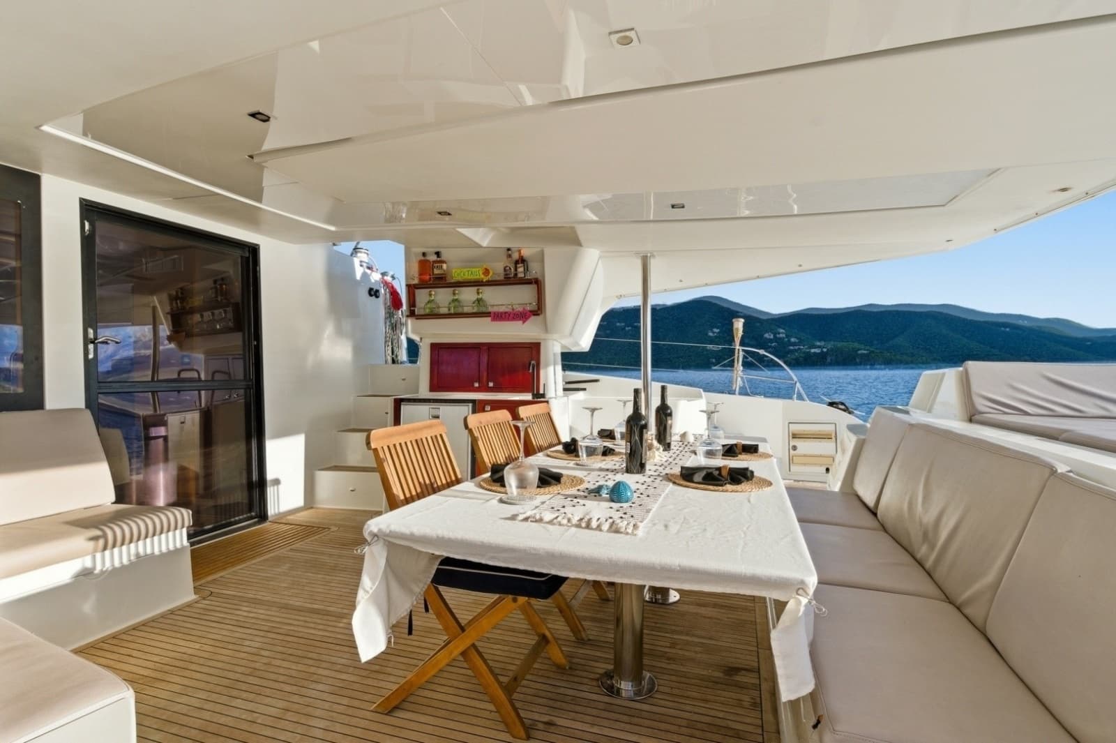 2013 Fountaine Pajot Sanya 57