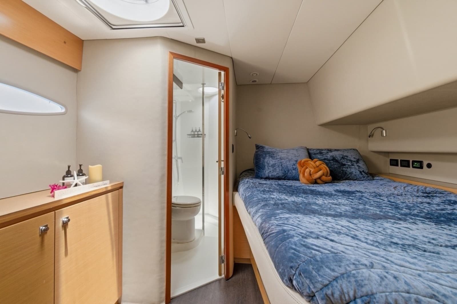 2013 Fountaine Pajot Sanya 57