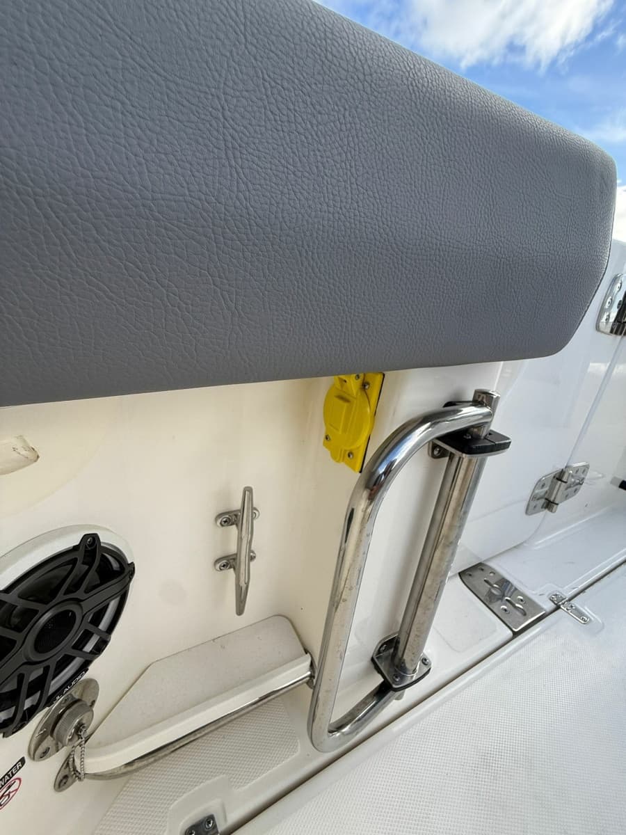 2023 Boston Whaler 