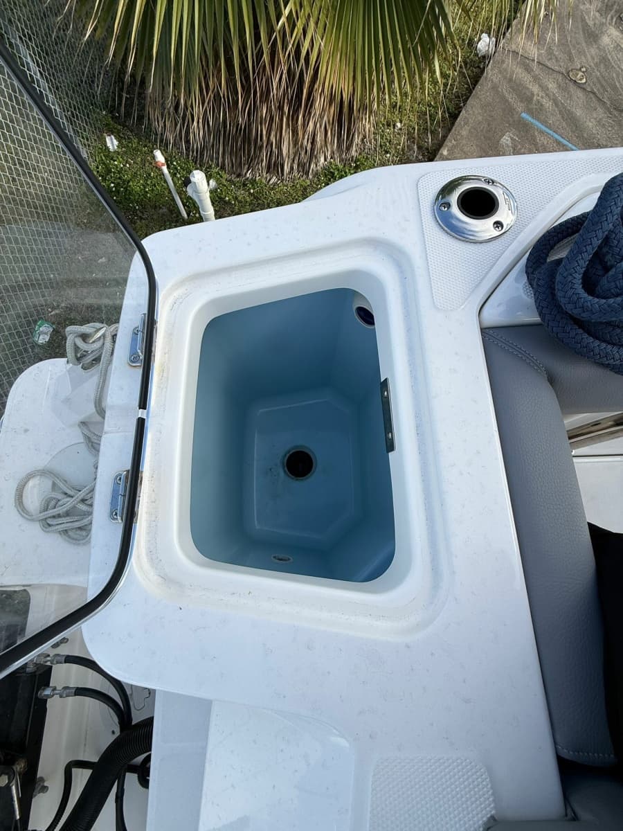2023 Boston Whaler 
