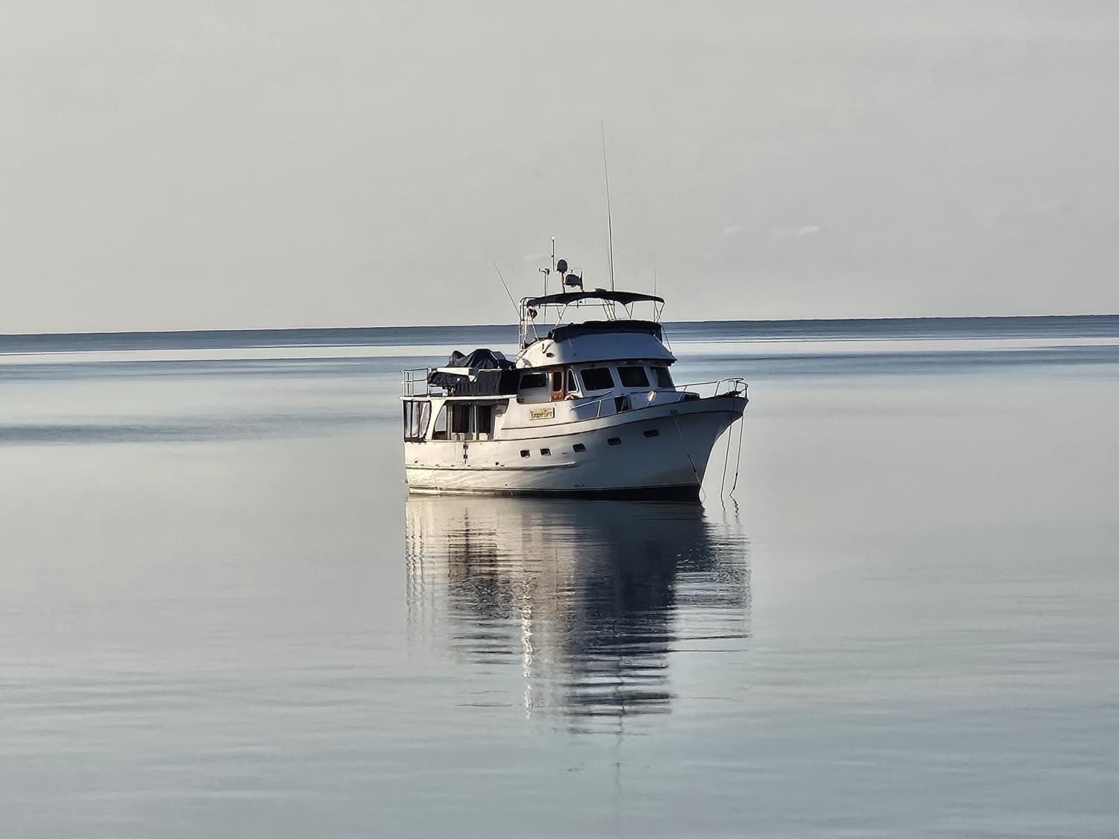 49' DeFever starboard forward profile5