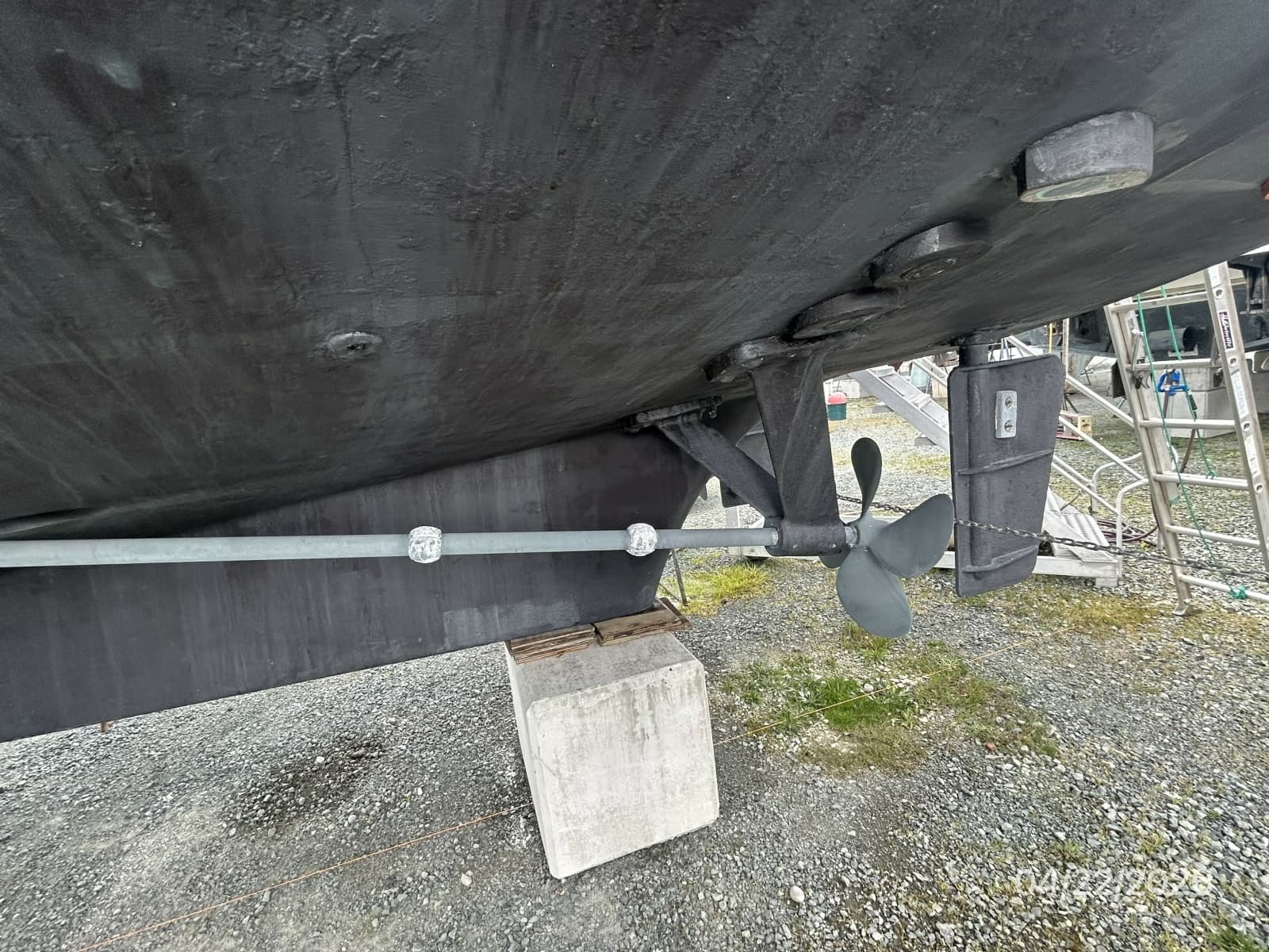 49' DeFever port running gear1