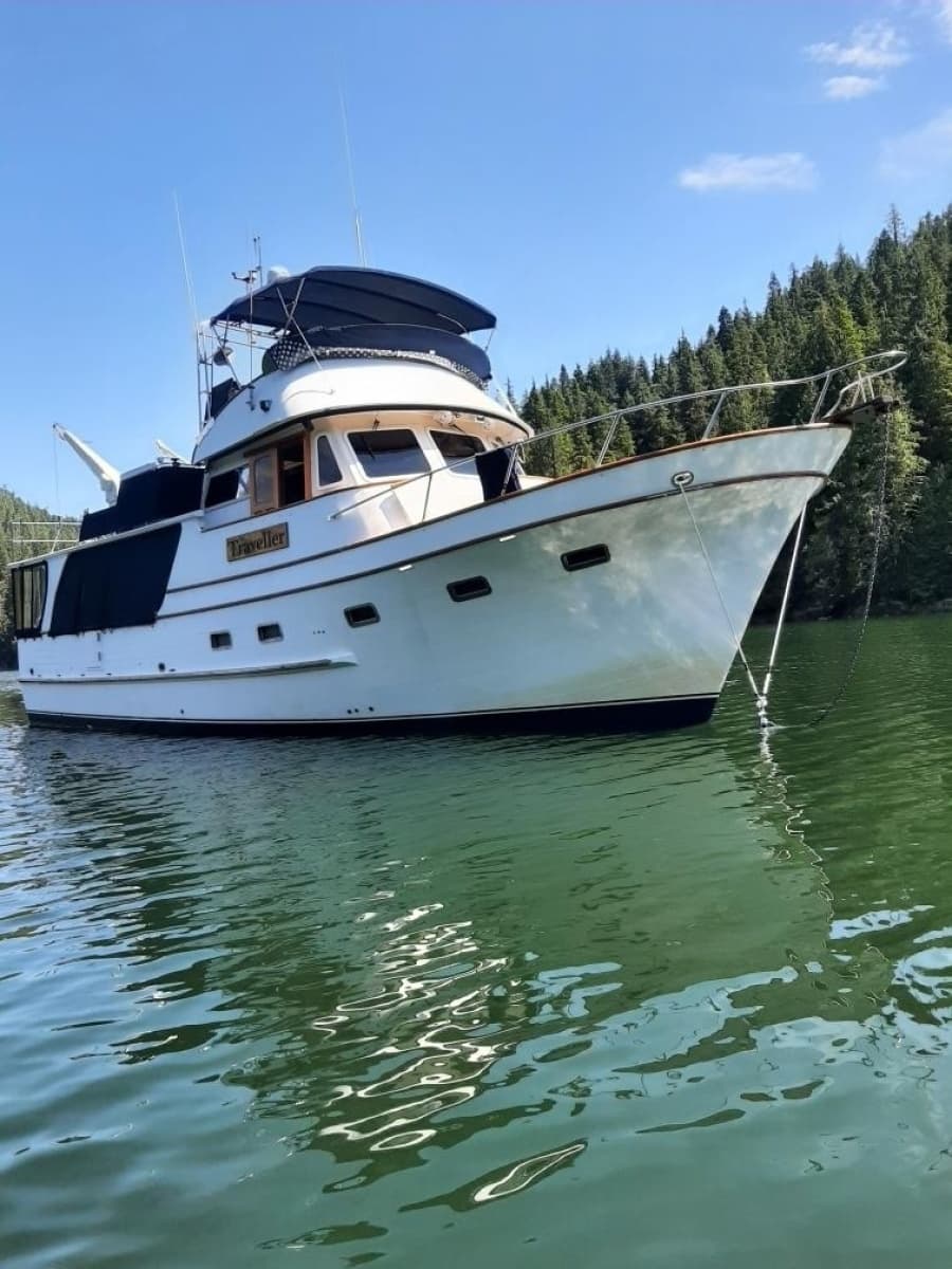49' DeFever starboard forward profile2