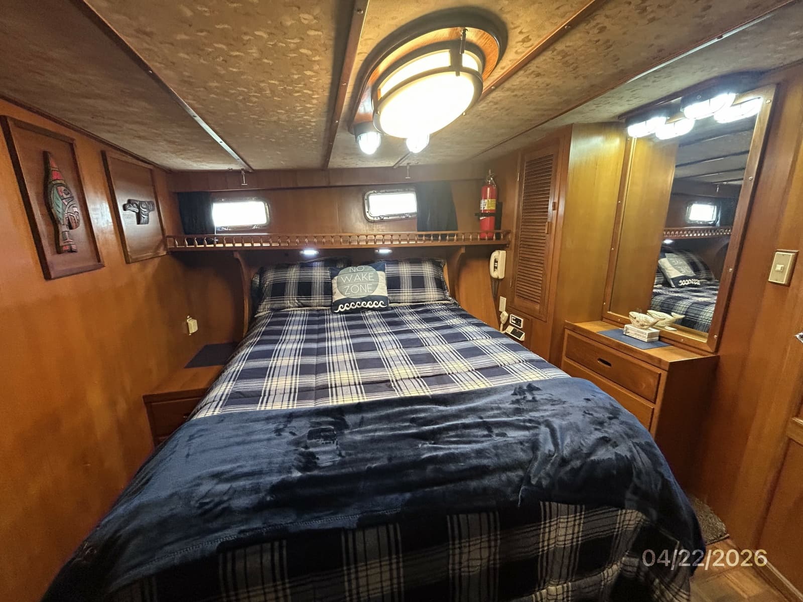 49' DeFever master stateroom port