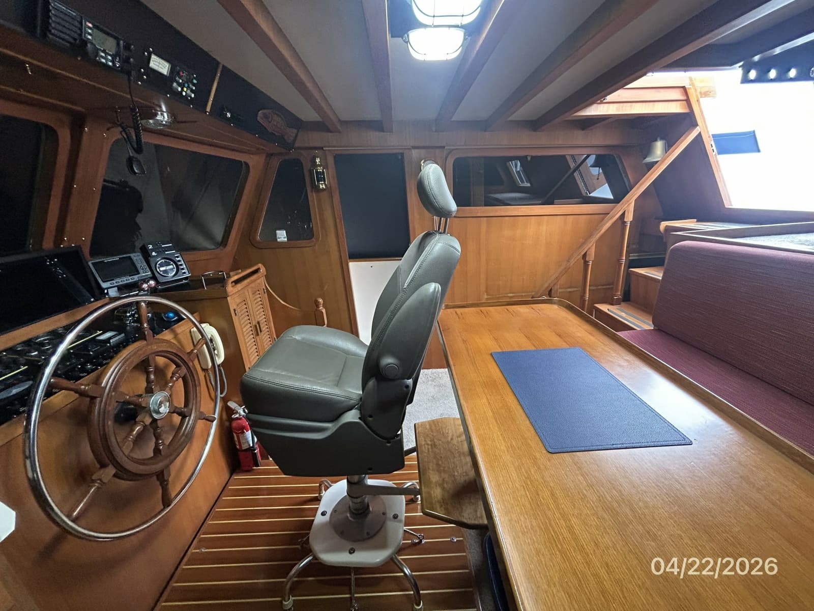 49' DeFever pilothouse starboard