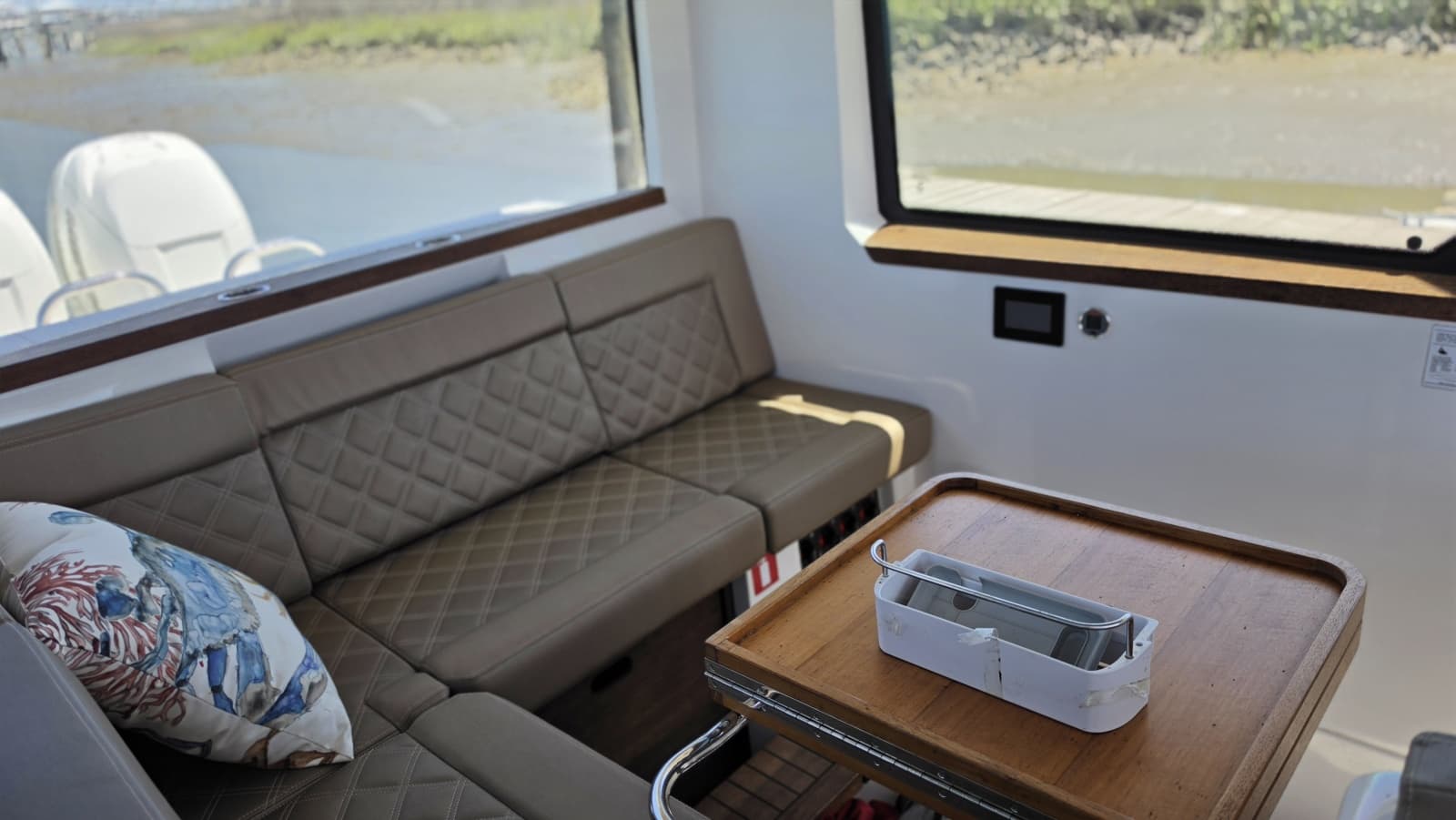 2019 Axopar 37 XC Cross Cabin