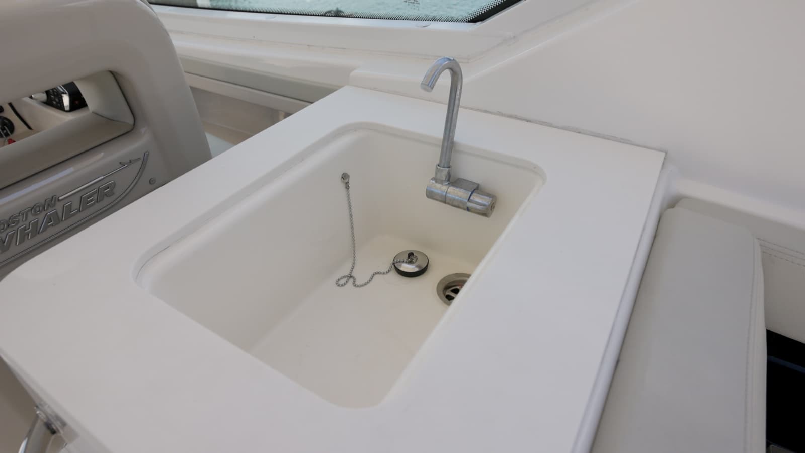 2024 Boston Whaler 280 Vantage