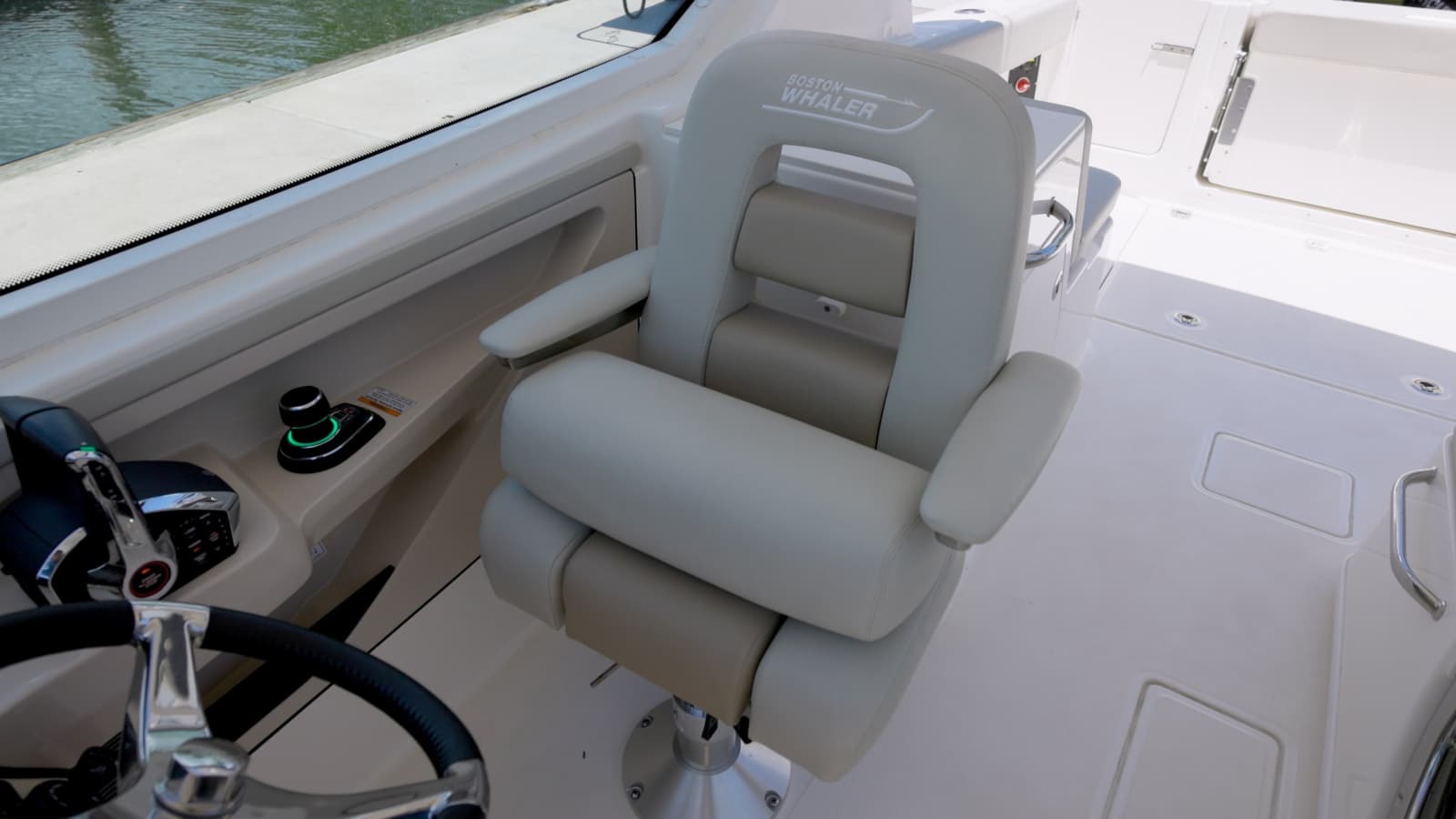 2024 Boston Whaler 280 Vantage