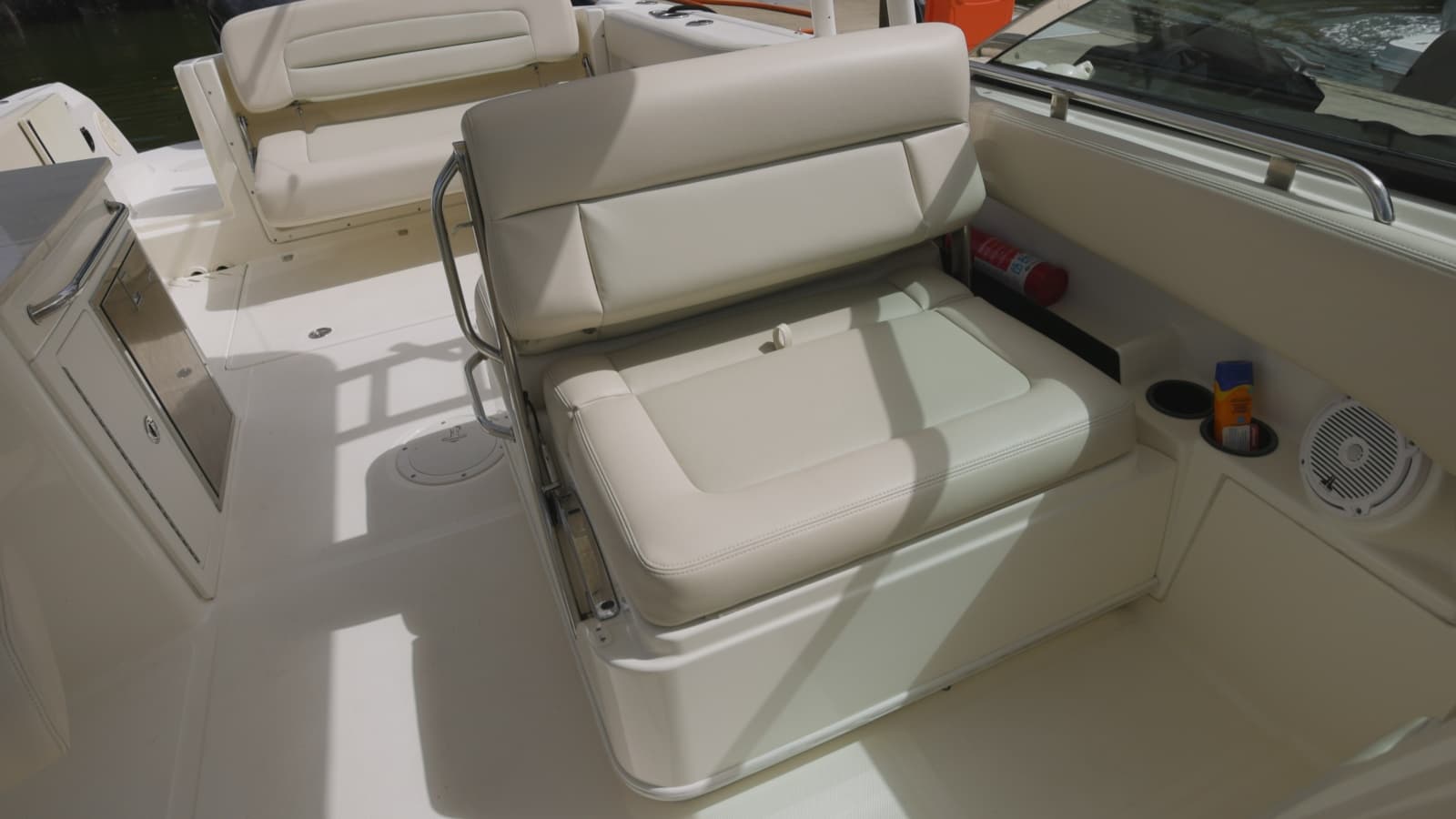 2014 Pre Owned BW 270 Vantage .00_01_06_00.Still008