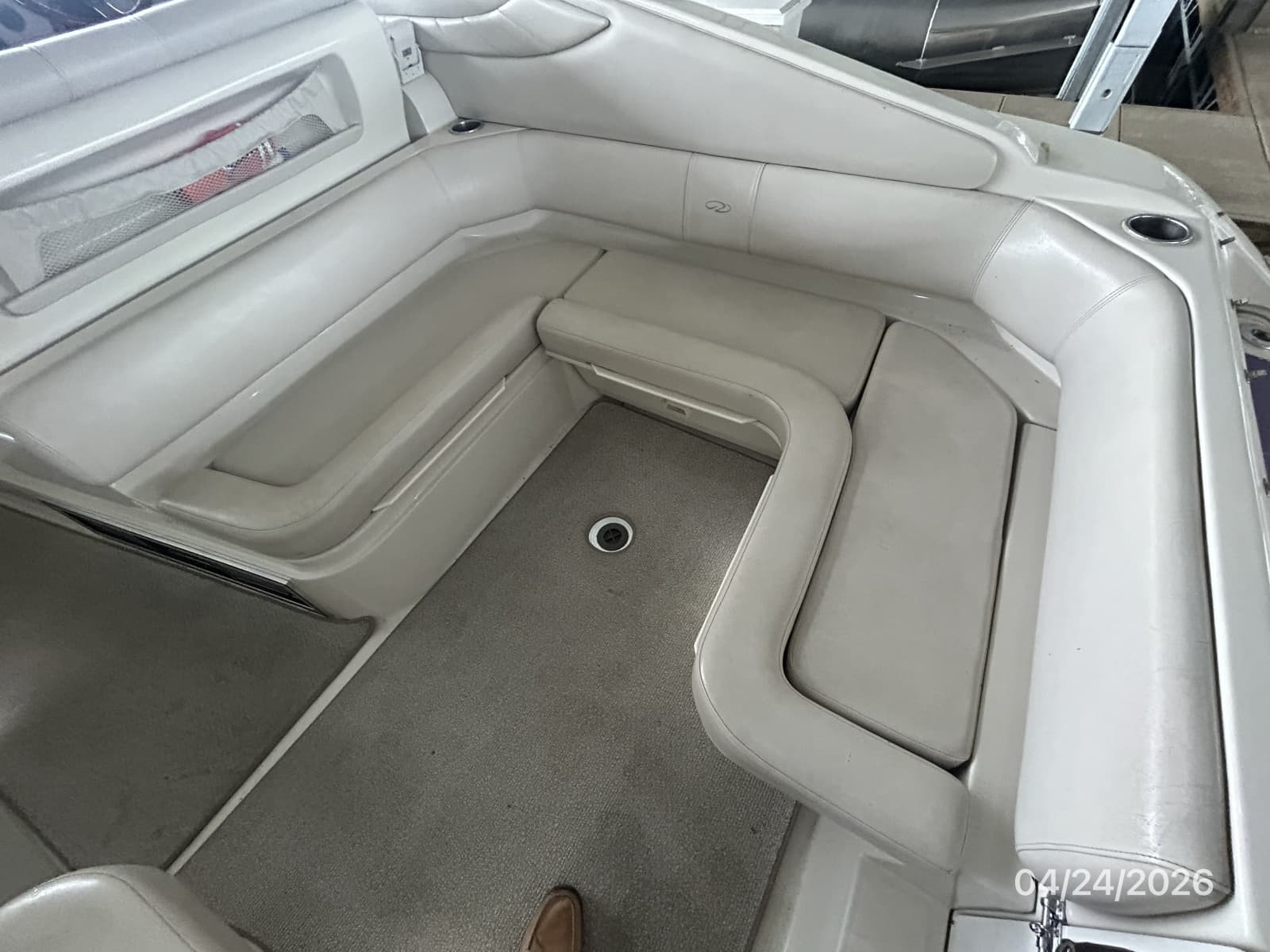 32' Regal aftdeck starboard seating1