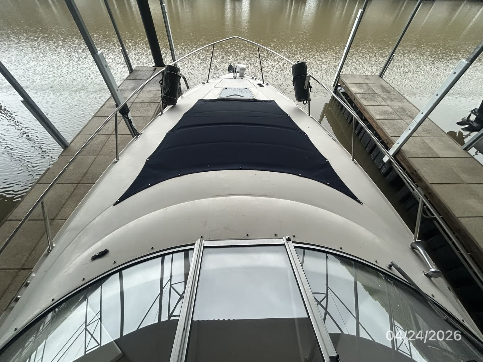 32' Regal foredeck1