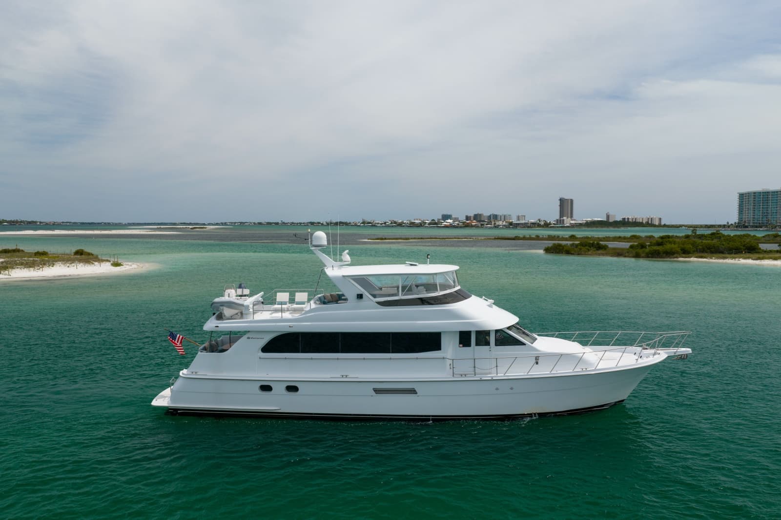 2004 Hatteras Sport Deck