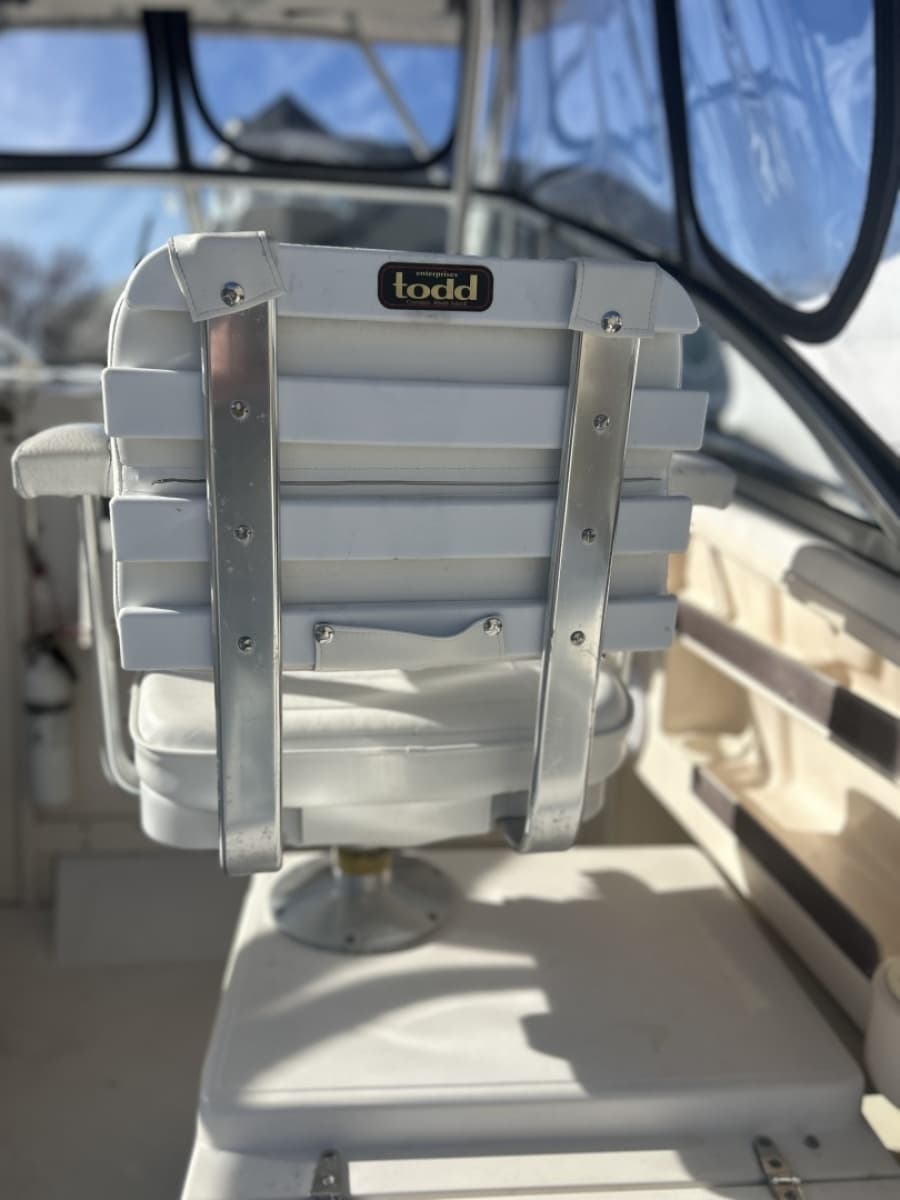 Todd Enterprises Helm Chair