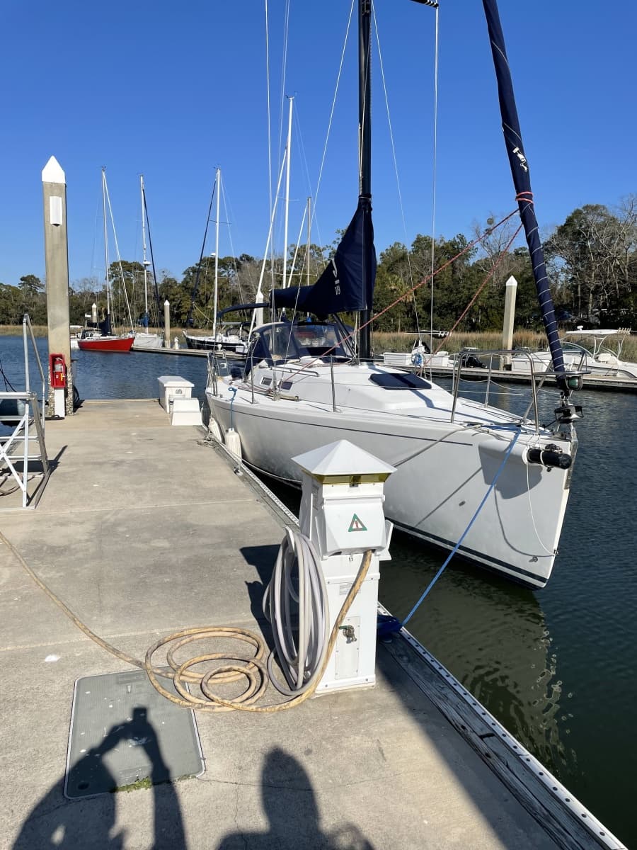 2004 J Boats J/109 Shoal