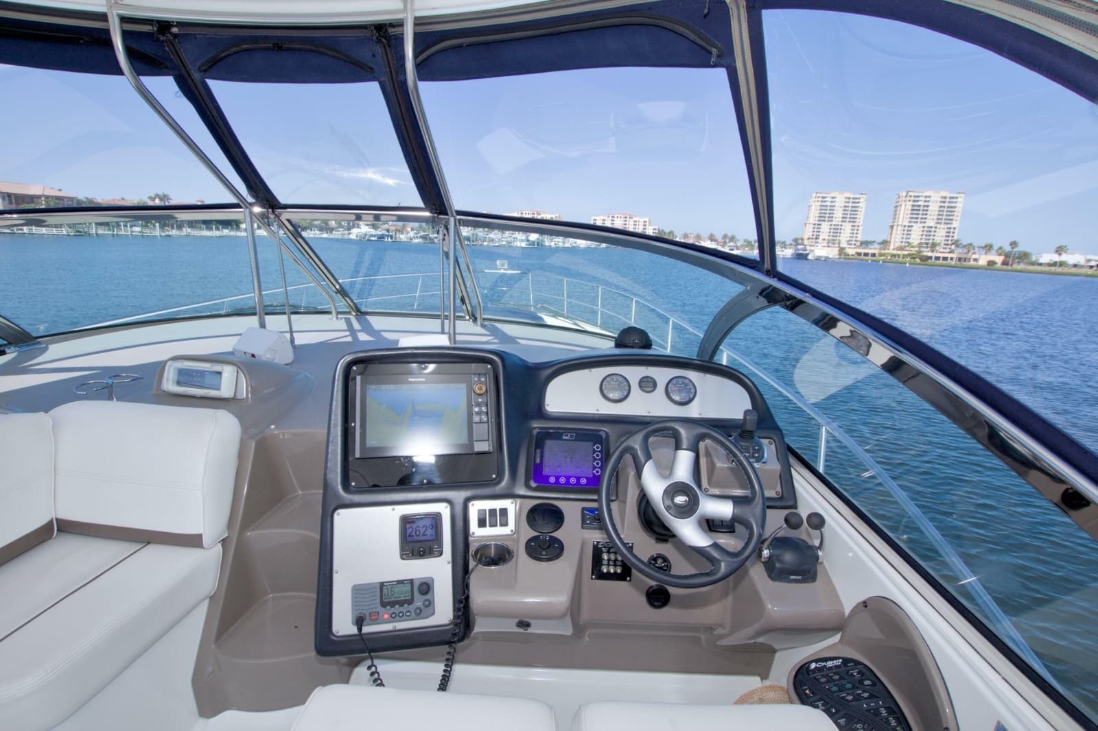 2008 Cruisers Yachts 420 Express