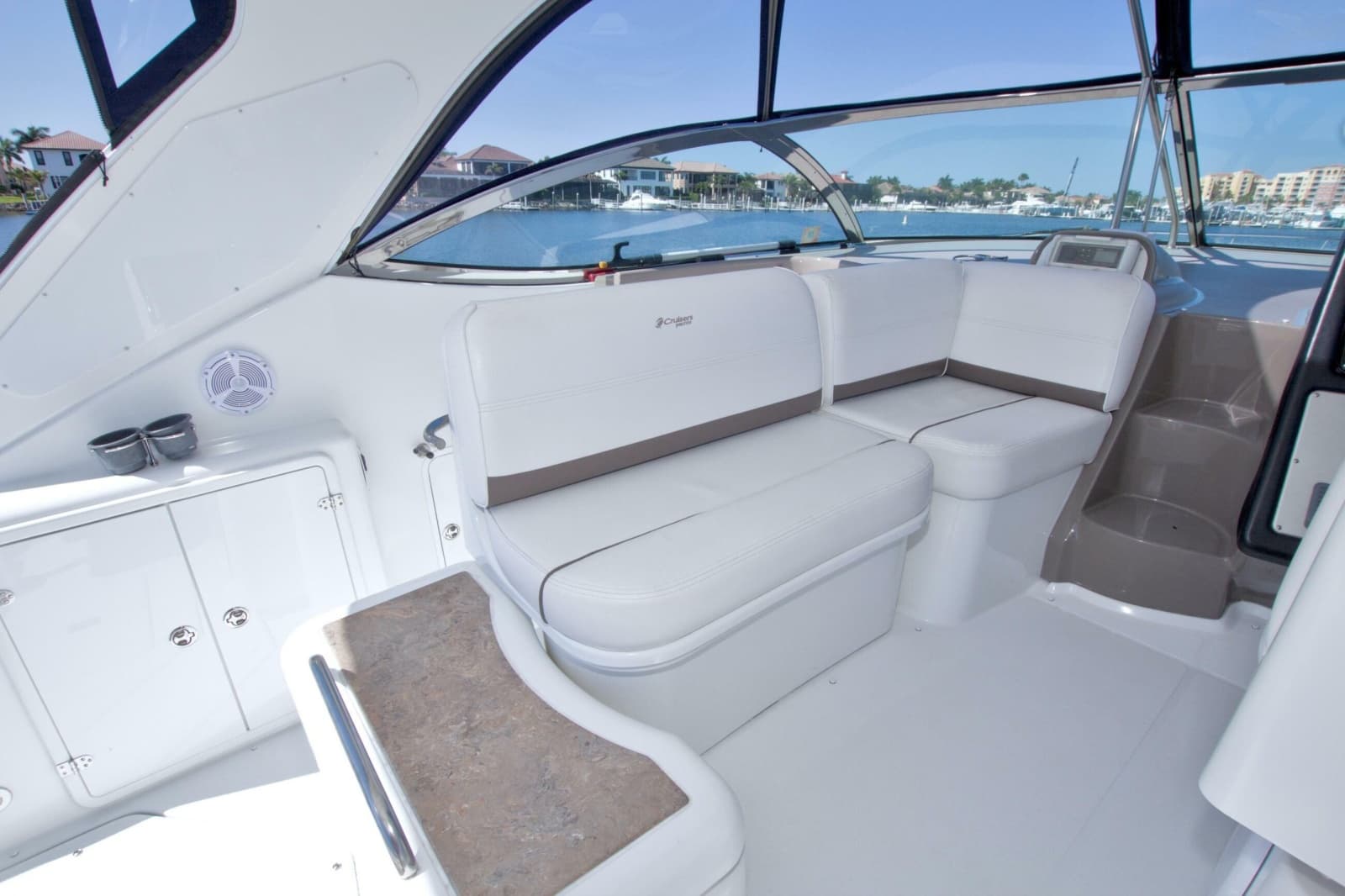 2008 Cruisers Yachts 420 Express