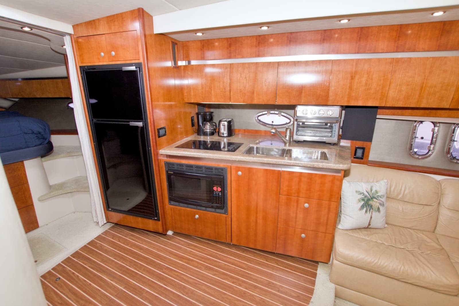 2008 Cruisers Yachts 420 Express