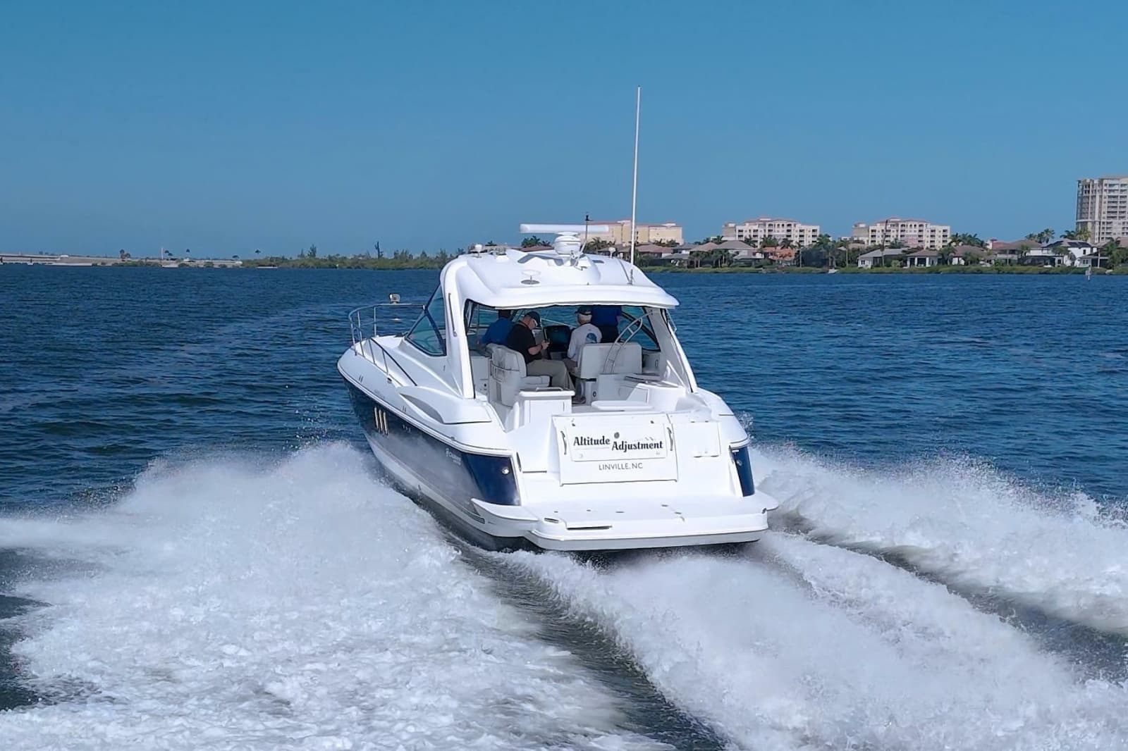 2008 Cruisers Yachts 420 Express