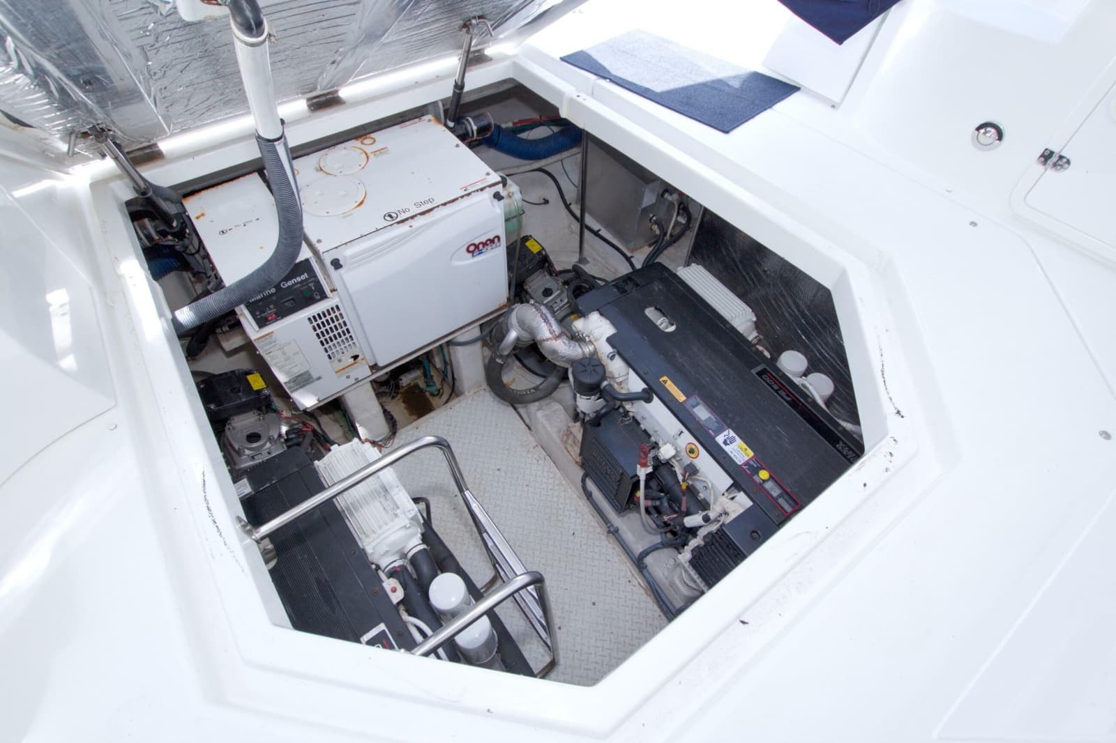 2008 Cruisers Yachts 420 Express