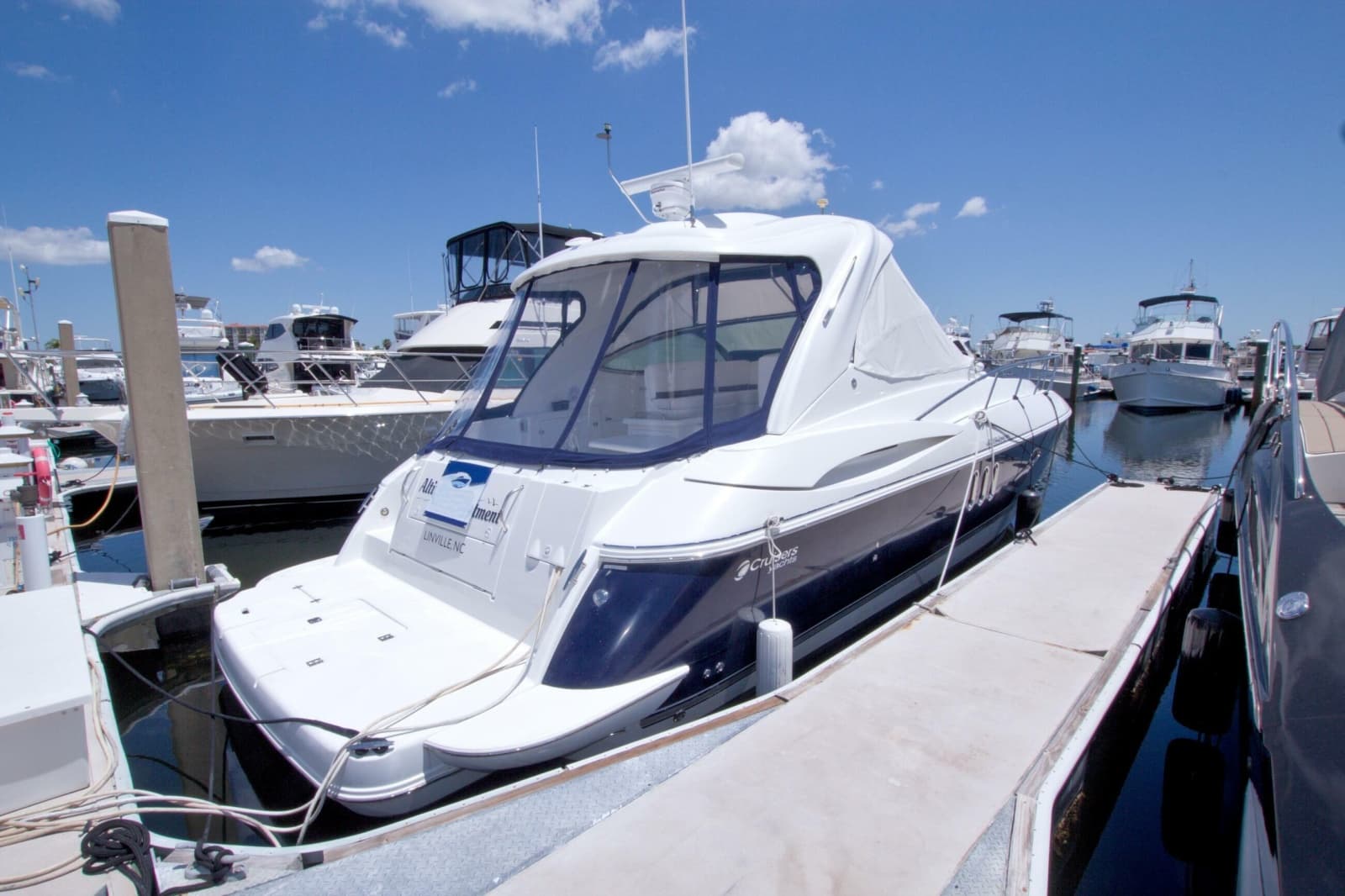 2008 Cruisers Yachts 420 Express