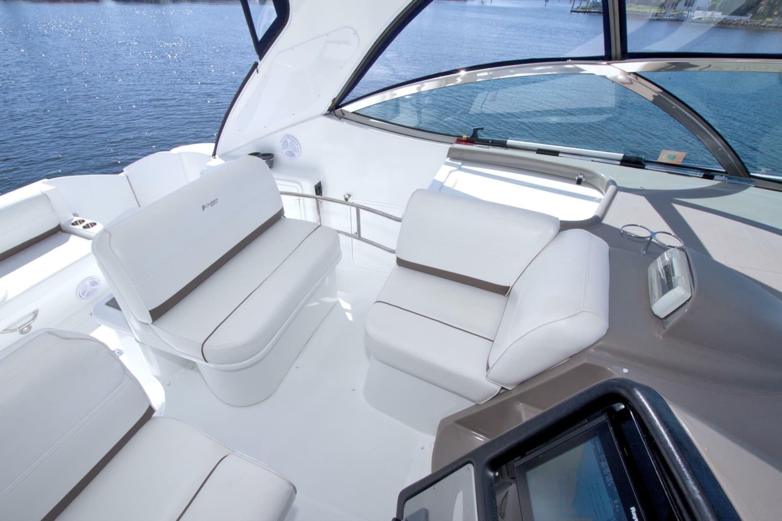 2008 Cruisers Yachts 420 Express