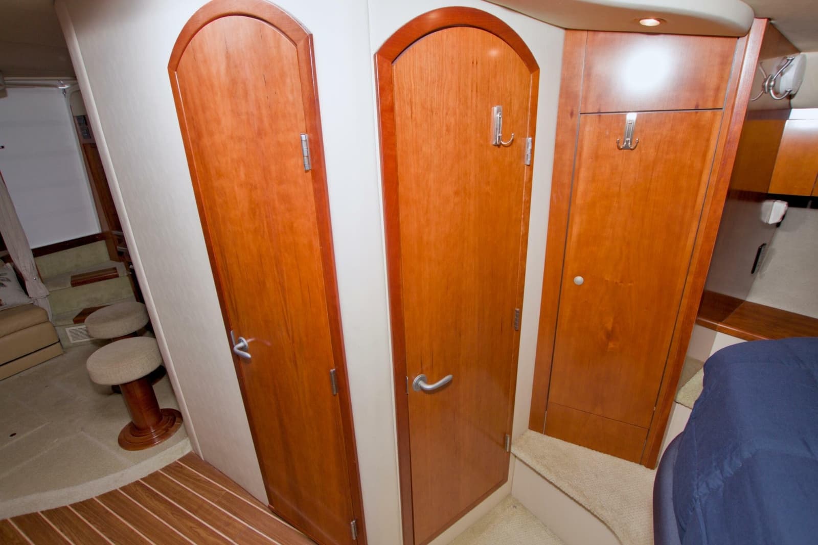 2008 Cruisers Yachts 420 Express