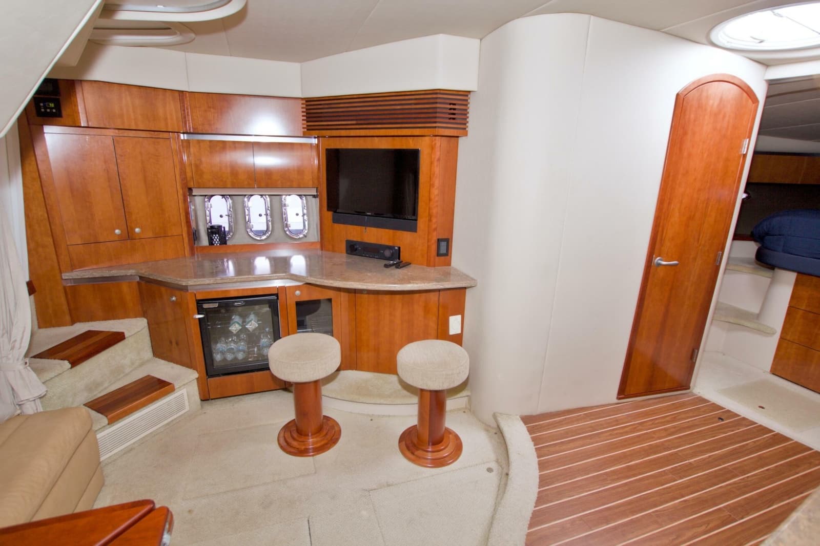 2008 Cruisers Yachts 420 Express