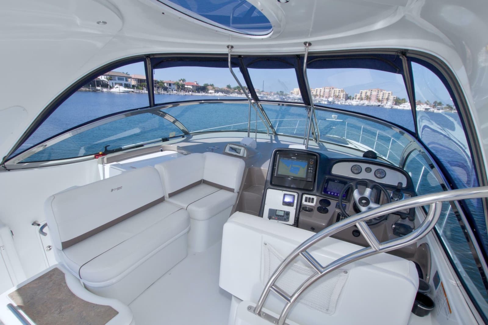 2008 Cruisers Yachts 420 Express