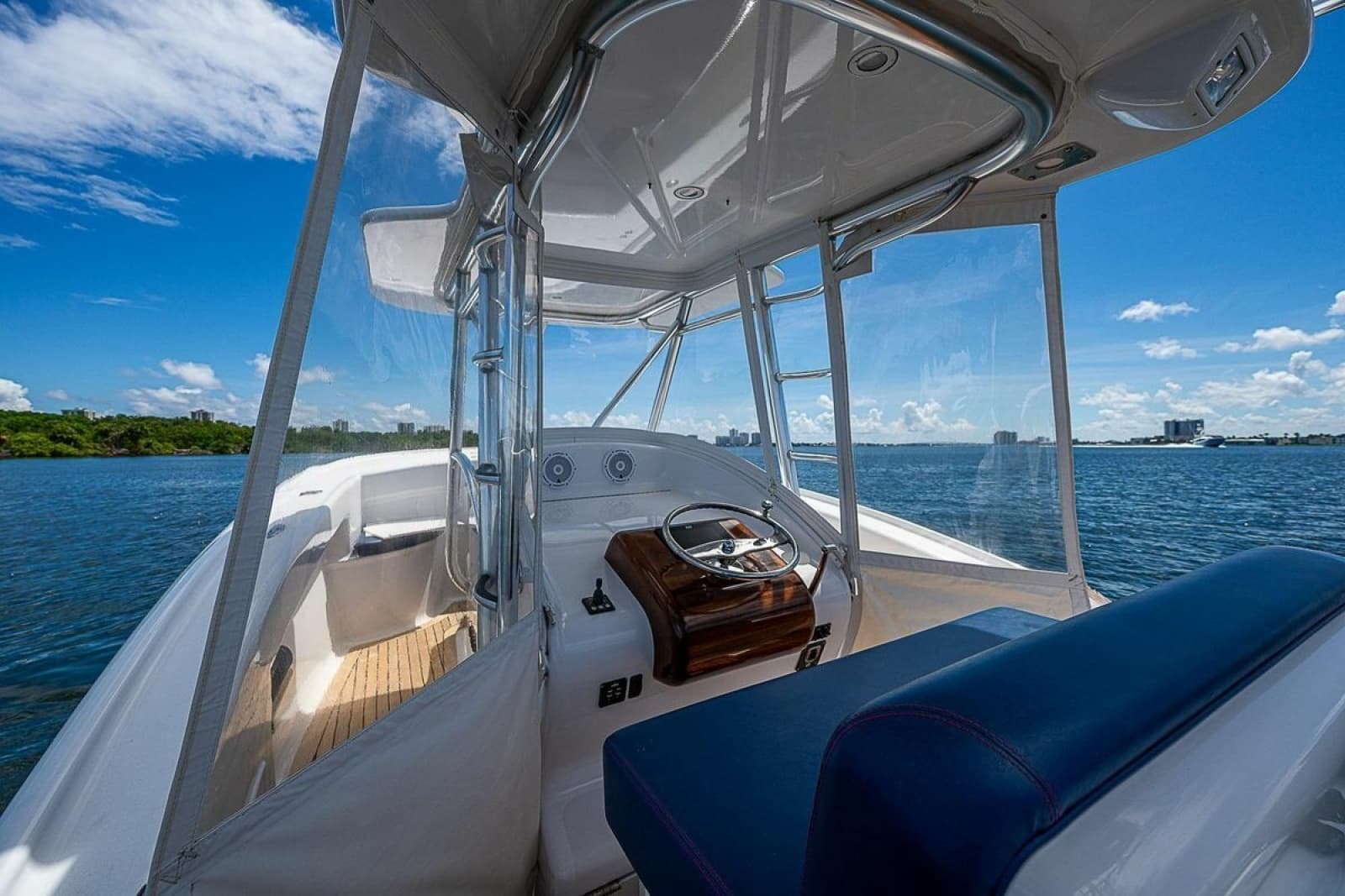 2010 Winter Custom Yachts Center Console