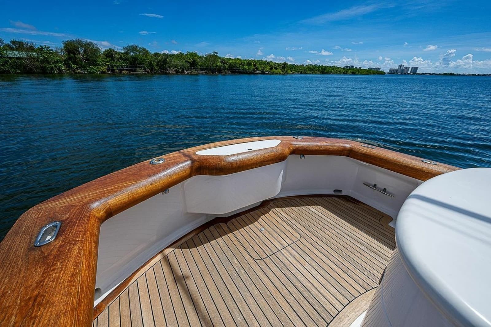 2010 Winter Custom Yachts Center Console