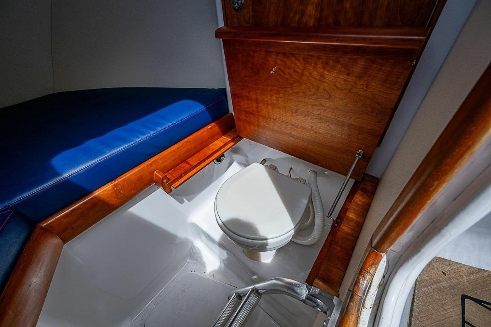 2010 Winter Custom Yachts Center Console