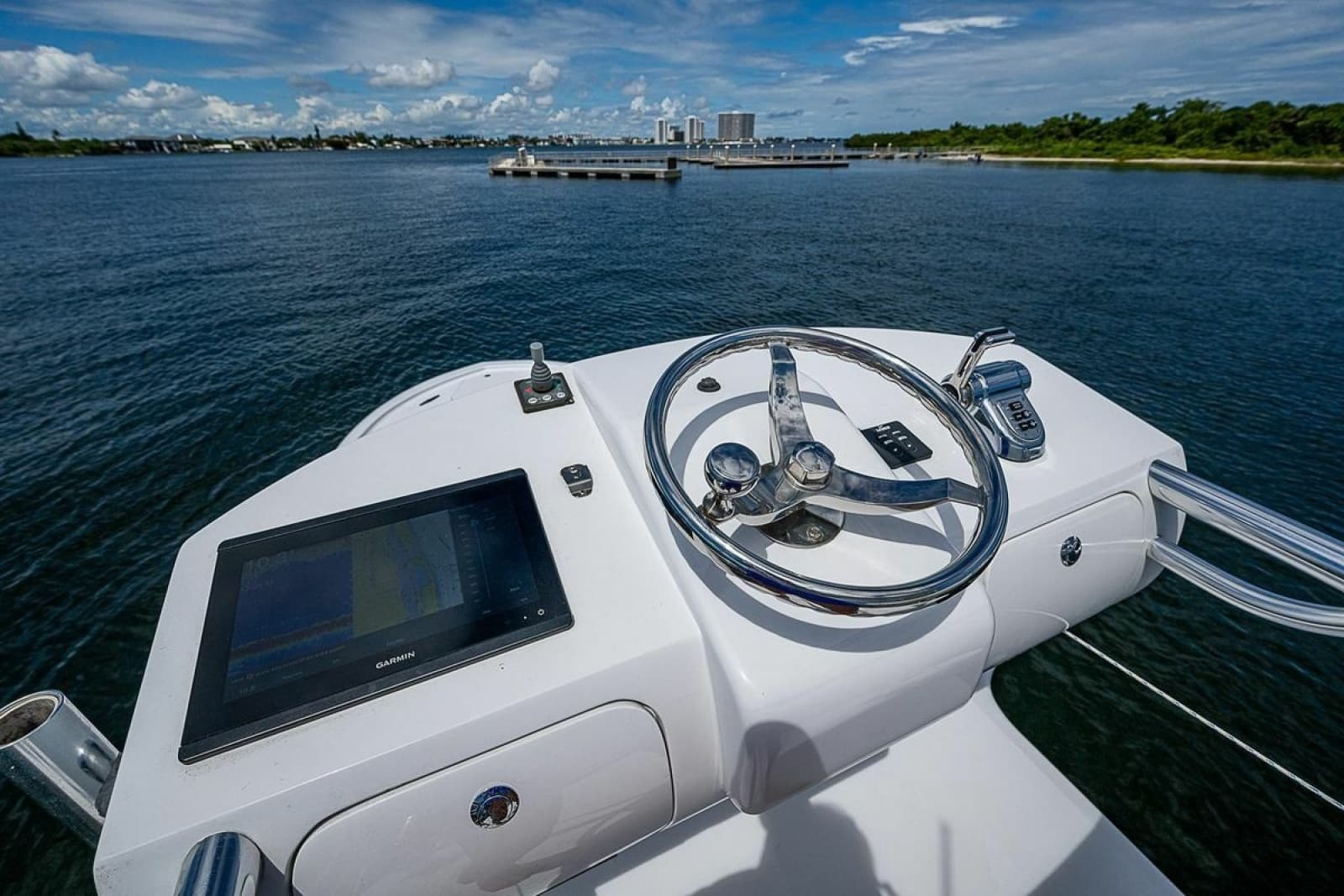 2010 Winter Custom Yachts Center Console