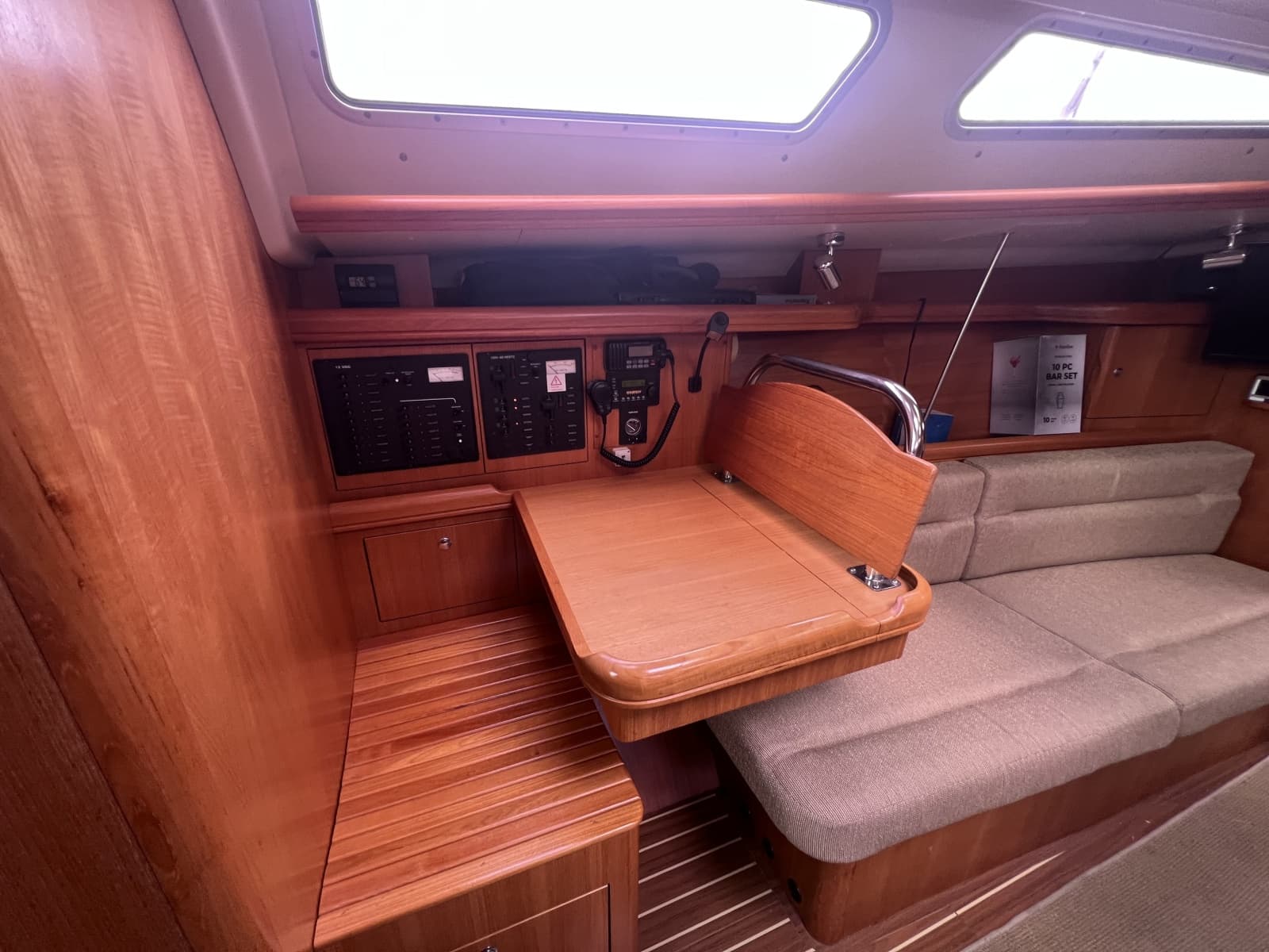 2006 Hunter 38