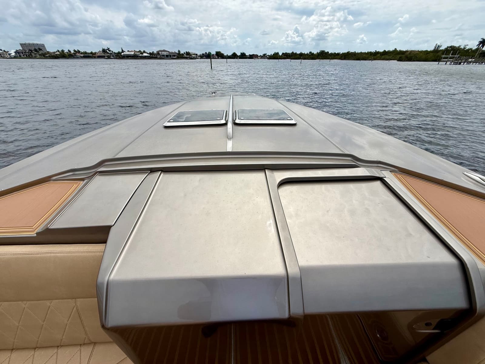 2020 Nor-Tech 550 SPORT CENTER CONSOLE