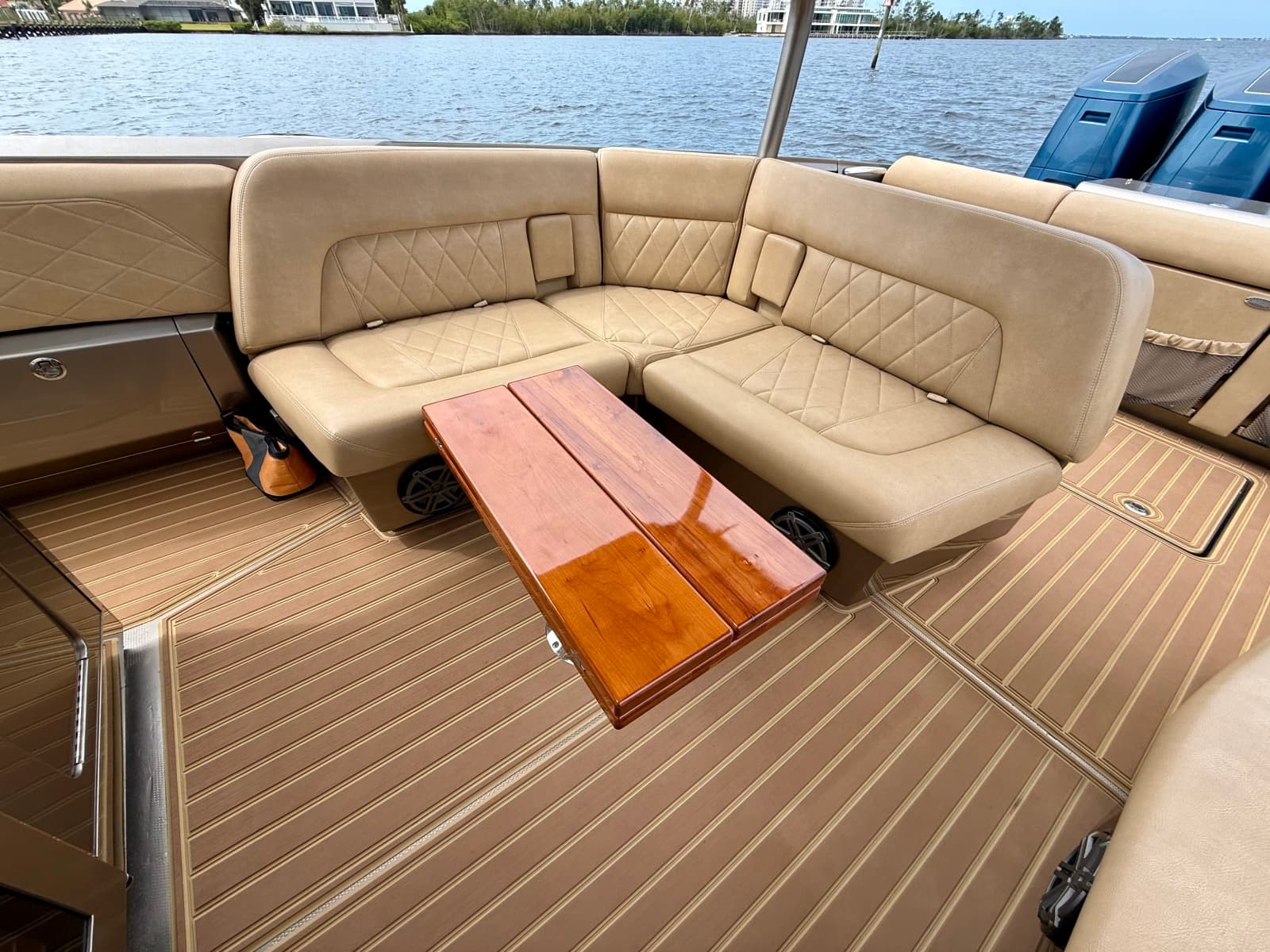 2020 Nor-Tech 550 SPORT CENTER CONSOLE