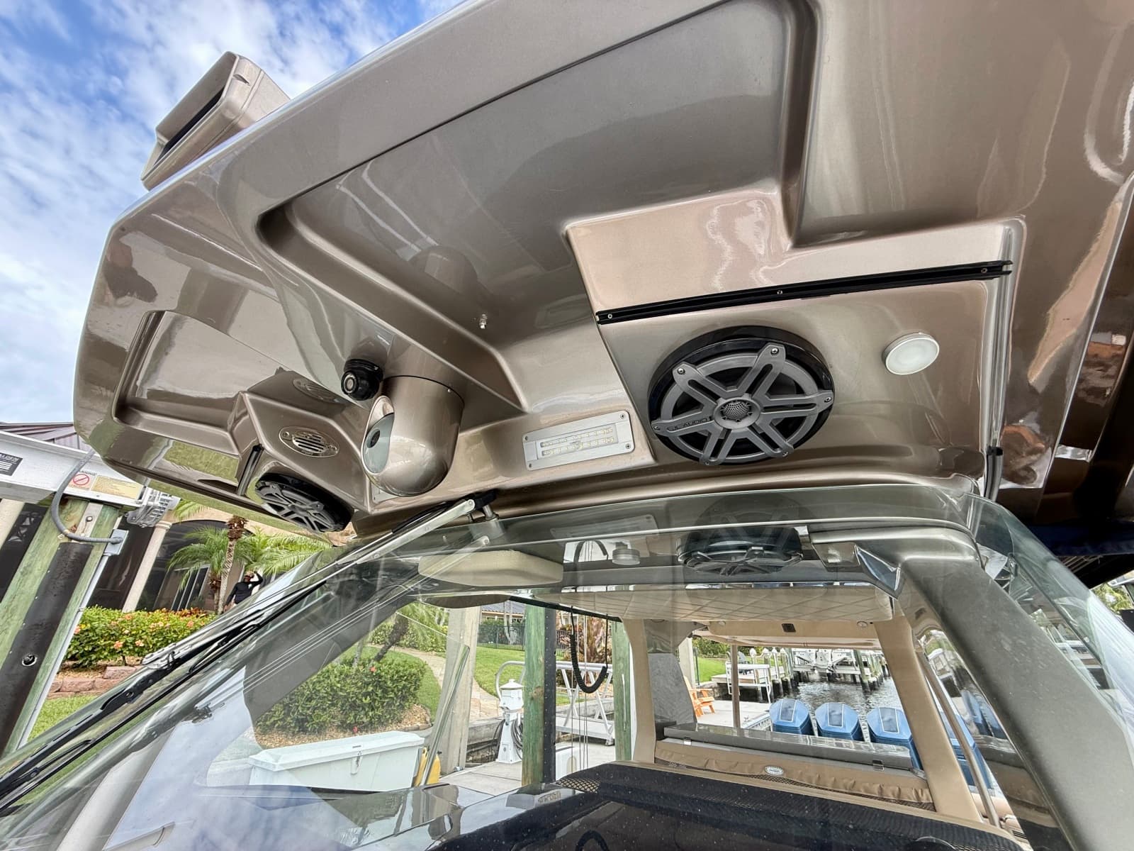 2020 Nor-Tech 550 SPORT CENTER CONSOLE