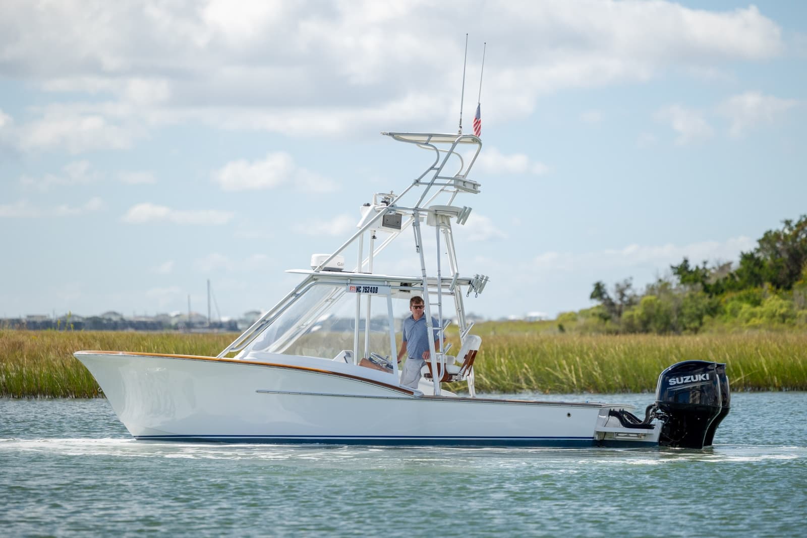 2005 Custom Carolina 26 Tideline Express