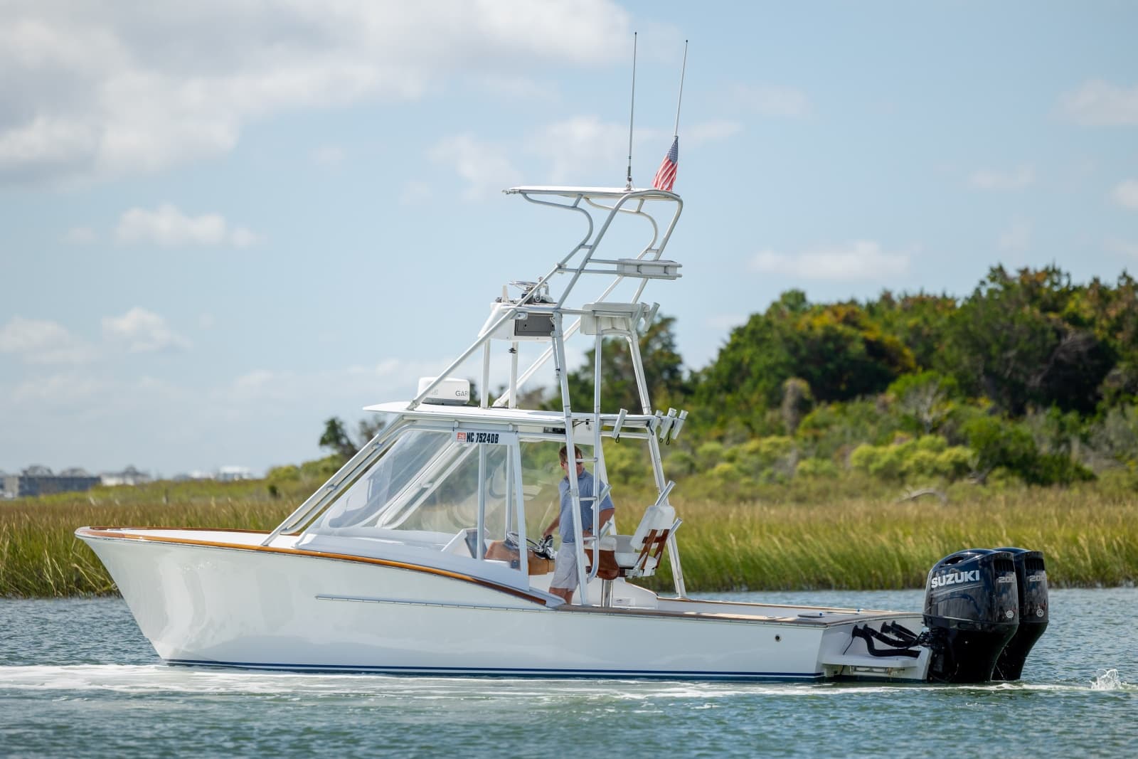 2005 Custom Carolina 26 Tideline Express