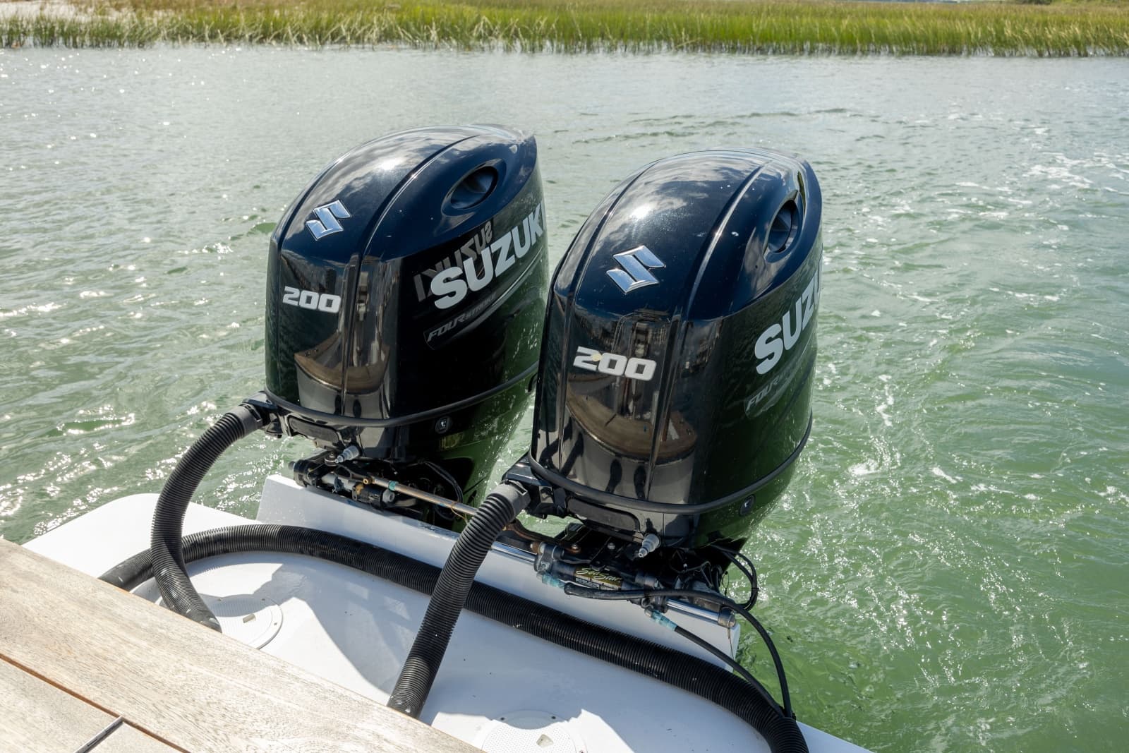 2005 Custom Carolina 26 Tideline Express