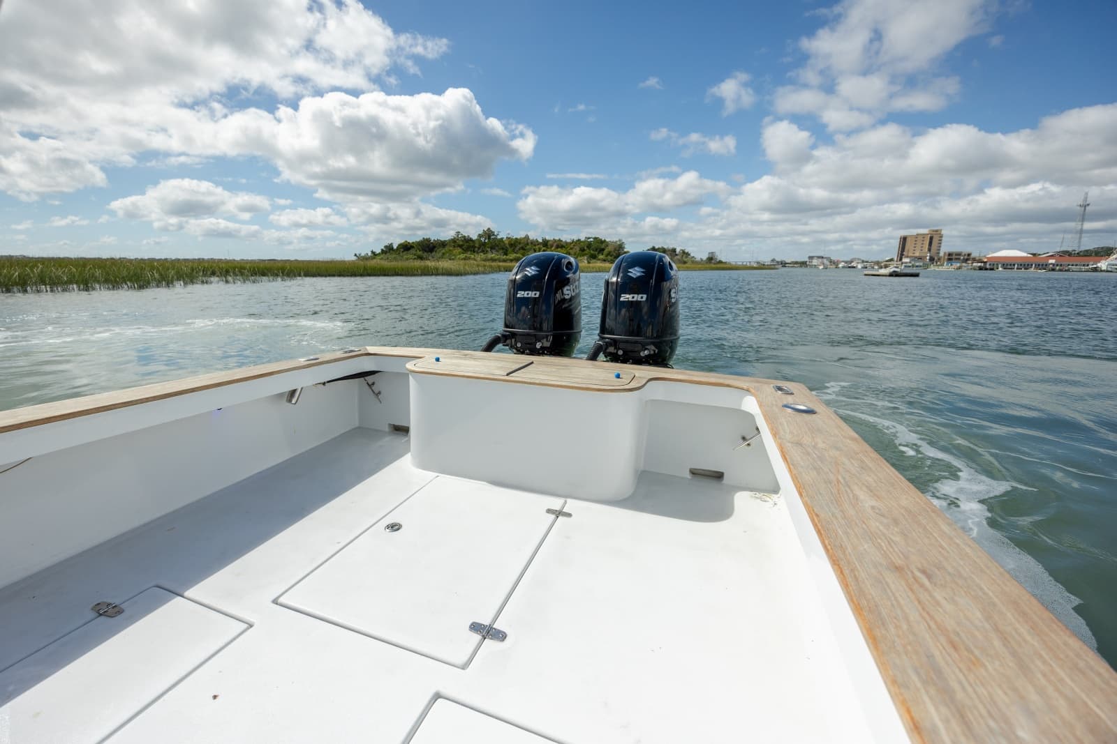 2005 Custom Carolina 26 Tideline Express