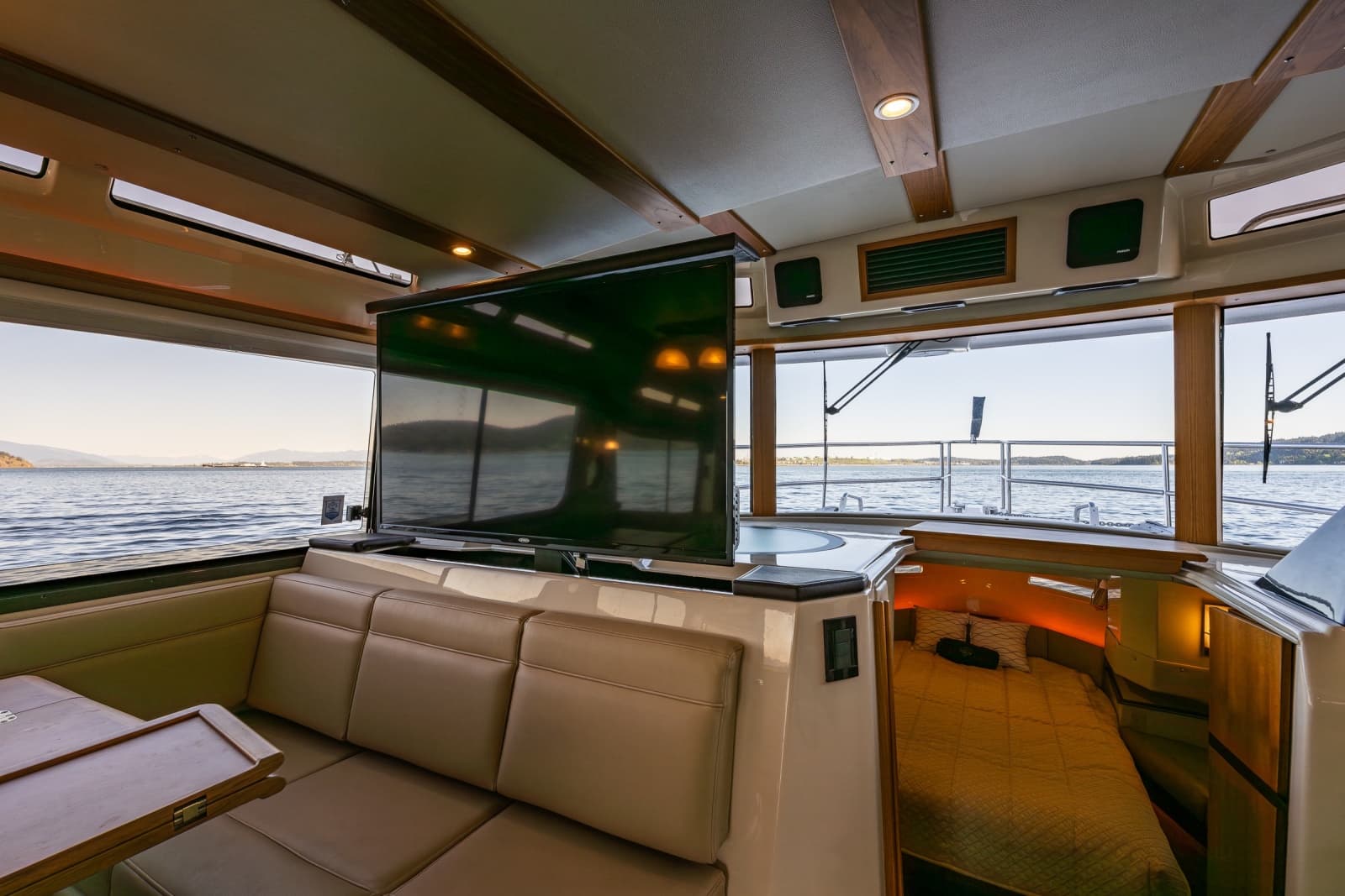 2020 Ranger Tugs R-41 CB