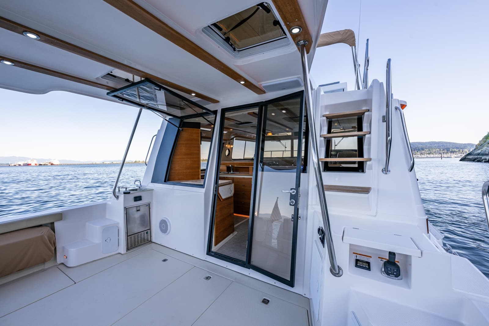 2020 Ranger Tugs R-41 CB
