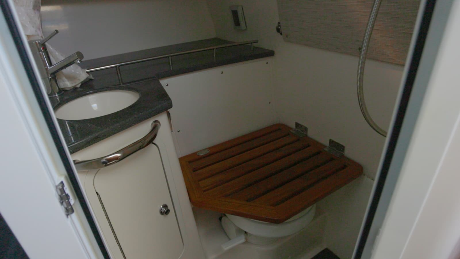 2019 Boston Whaler 350 Realm