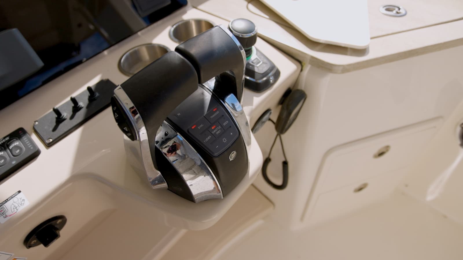 2019 Boston Whaler 350 Realm
