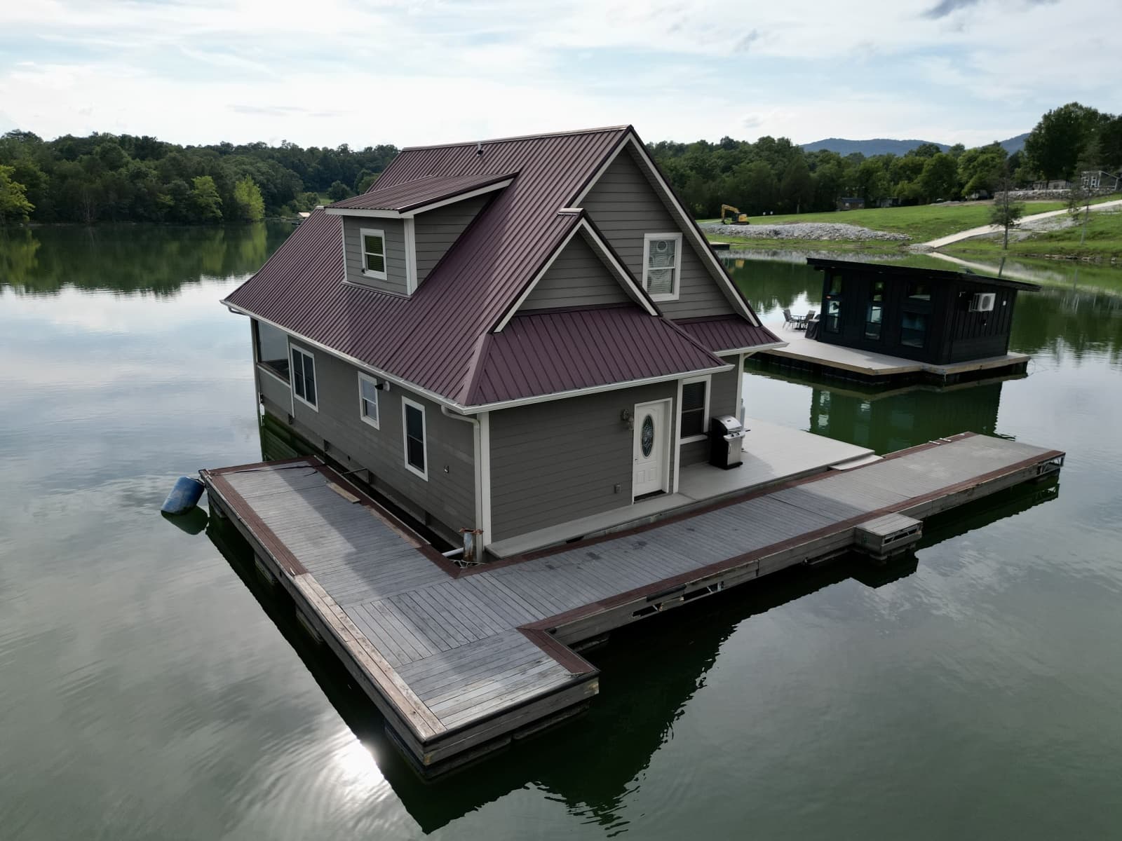 2010 Custom Floating Cabin - Approx 1340sqft