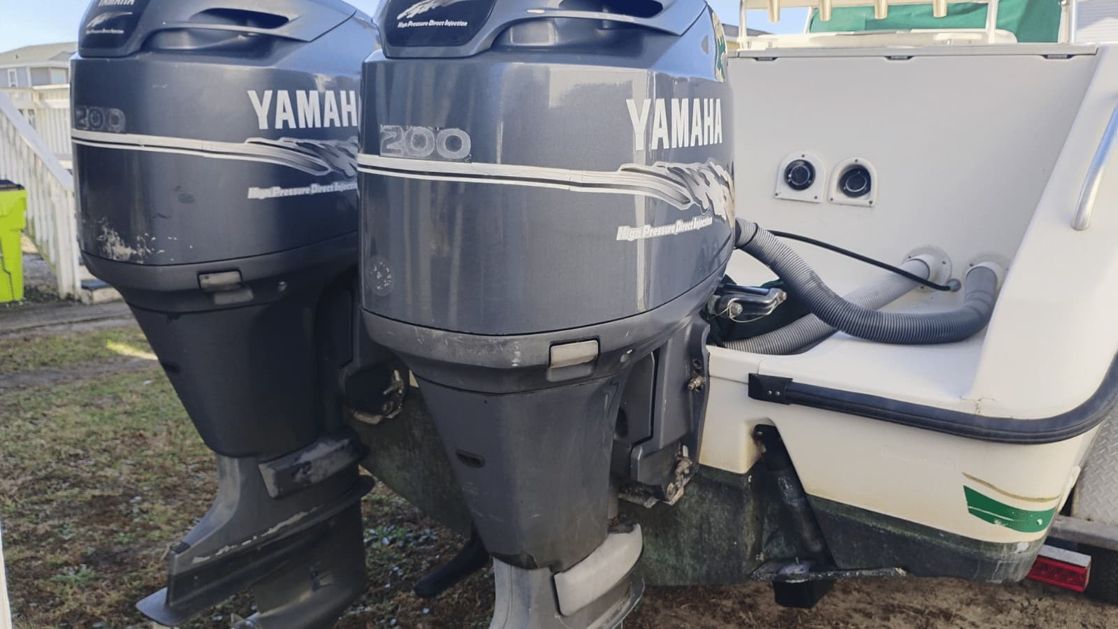 2001 Pursuit 2670 Cuddy Console