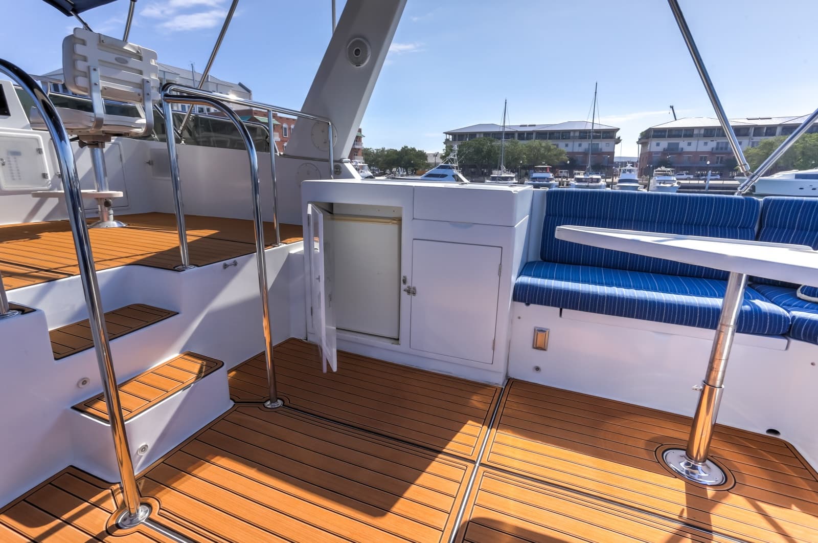 2003 Jefferson 57 Pilothouse